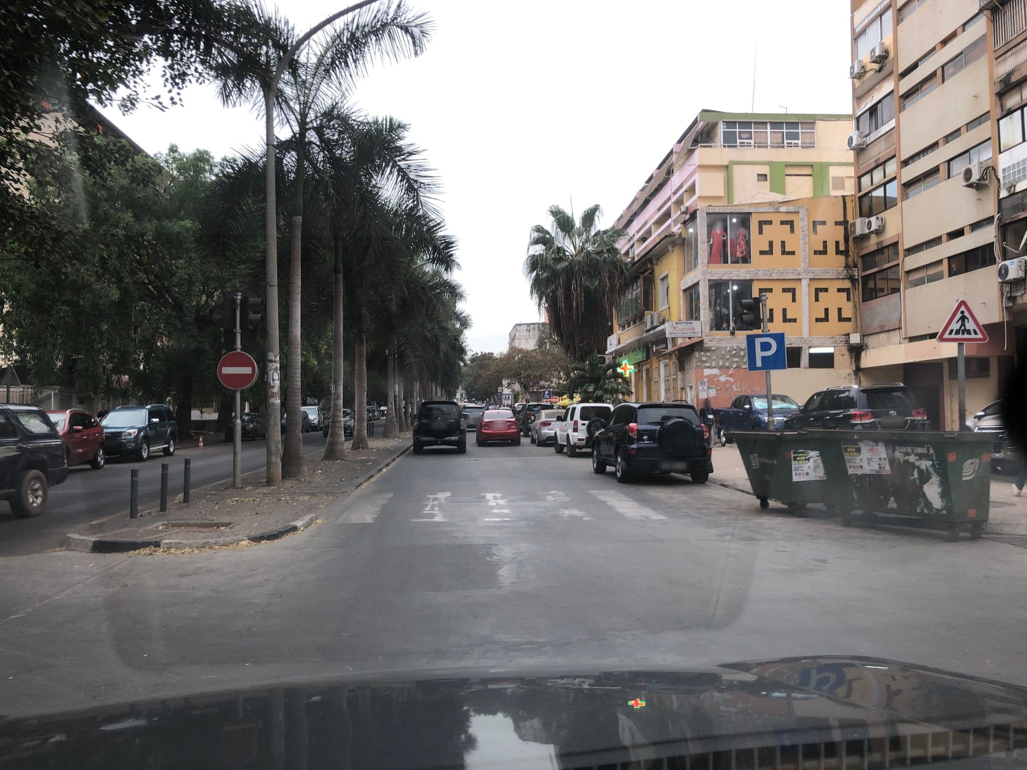 Street view near Aparthotel Flamingo, Ingombota — © via (CC BY-SA · Mapillary)