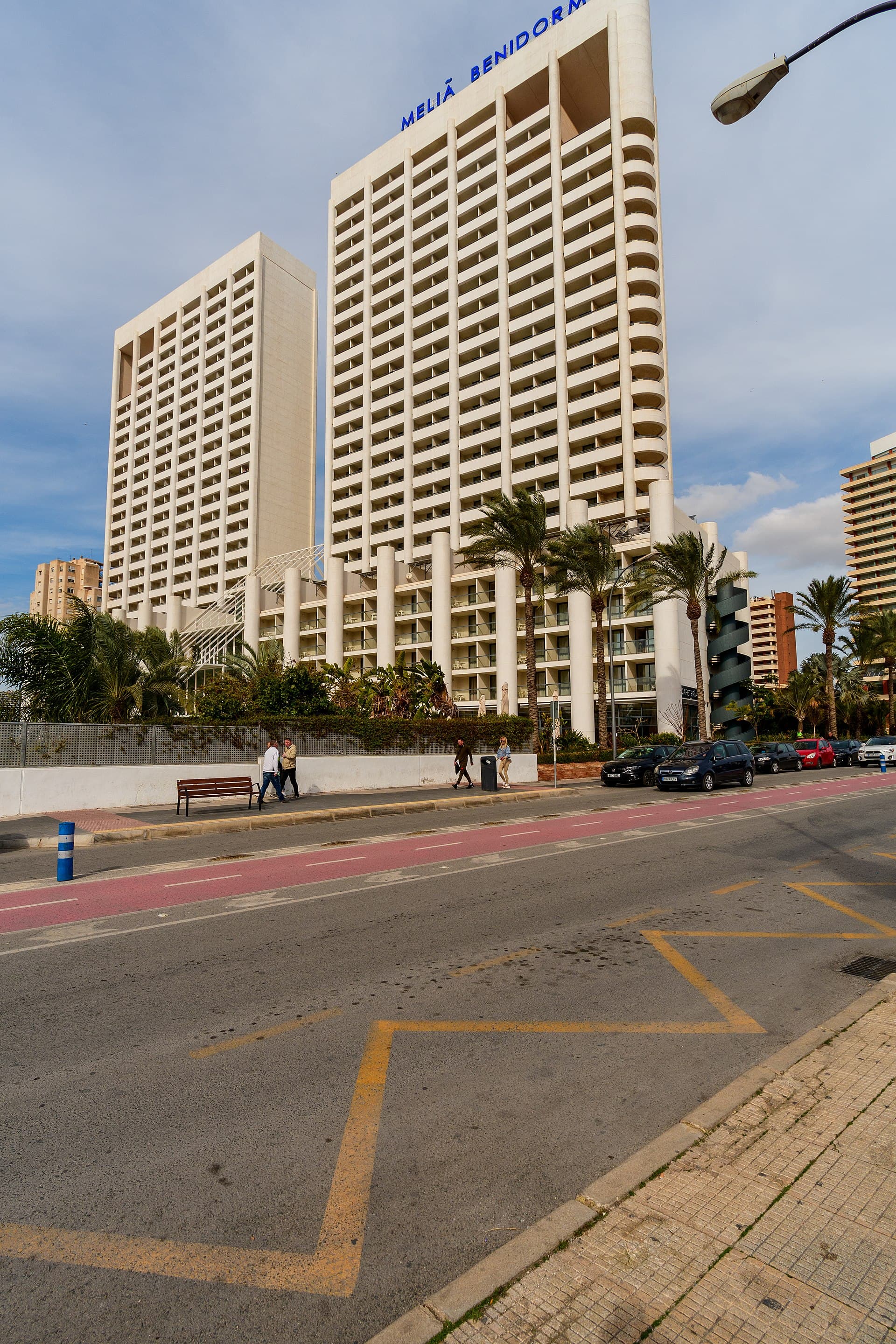 Hotel Melia Benidorm (via Wikimedia Commons, CC0)