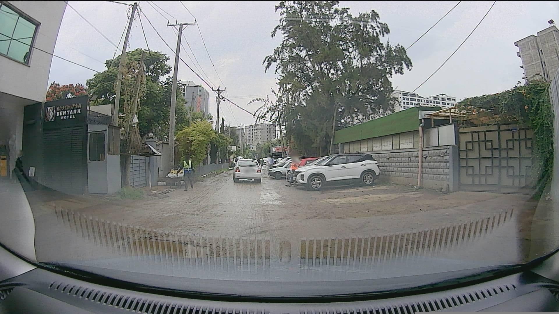 Street view near Bentark Hotel, Addis Ababa — © amtxi (CC BY-SA · Mapillary)