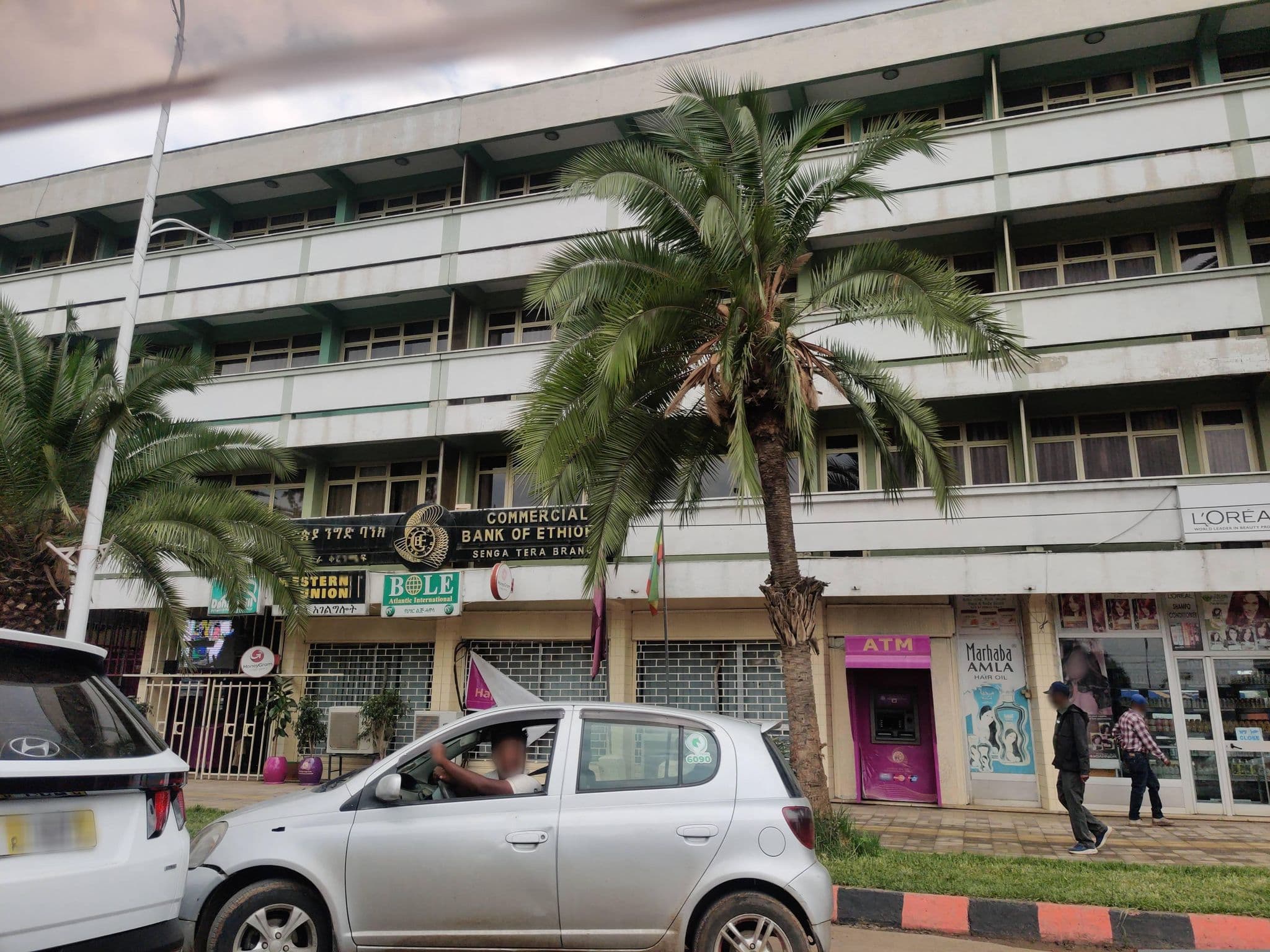 Street view near Wabe Shebelle Hotel, Addis Ababa