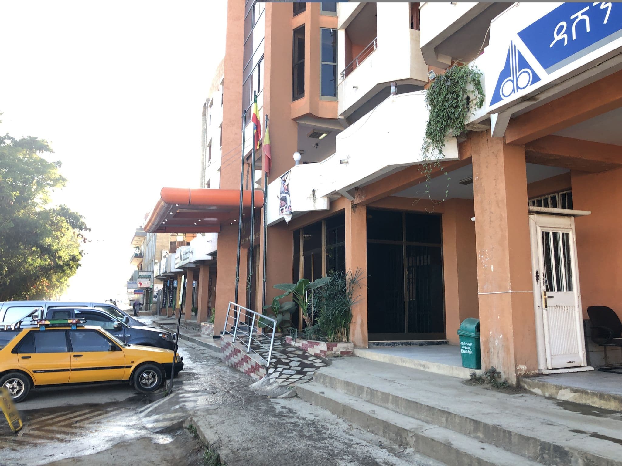 Street view near Hatsey Yohannes Hotel, Mek'ele — © mtnbiker (CC BY-SA · Mapillary)