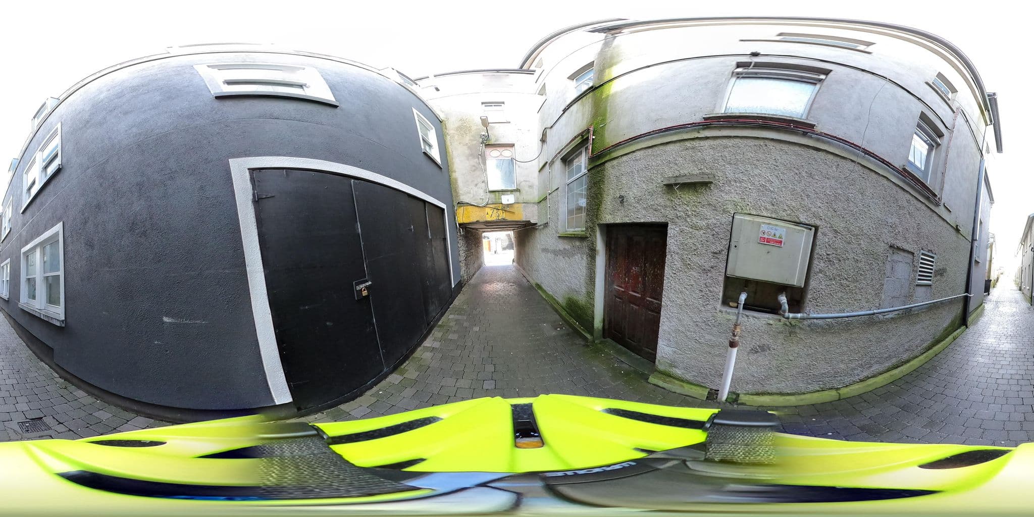 Street view near The Parliament Inn, Kilkenny — © annekaro (CC BY-SA · Mapillary)