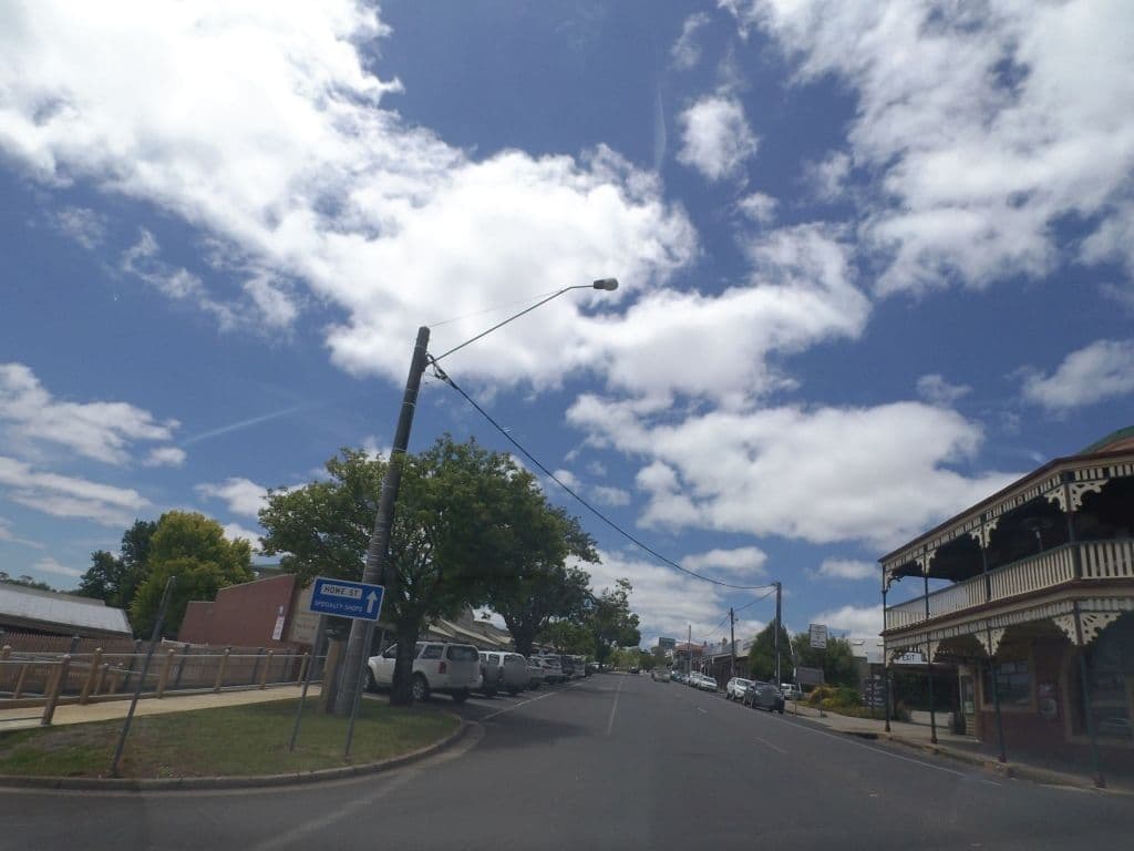 Street view near Daylesford Hotel, Daylesford — © mander (CC BY-SA · Mapillary)