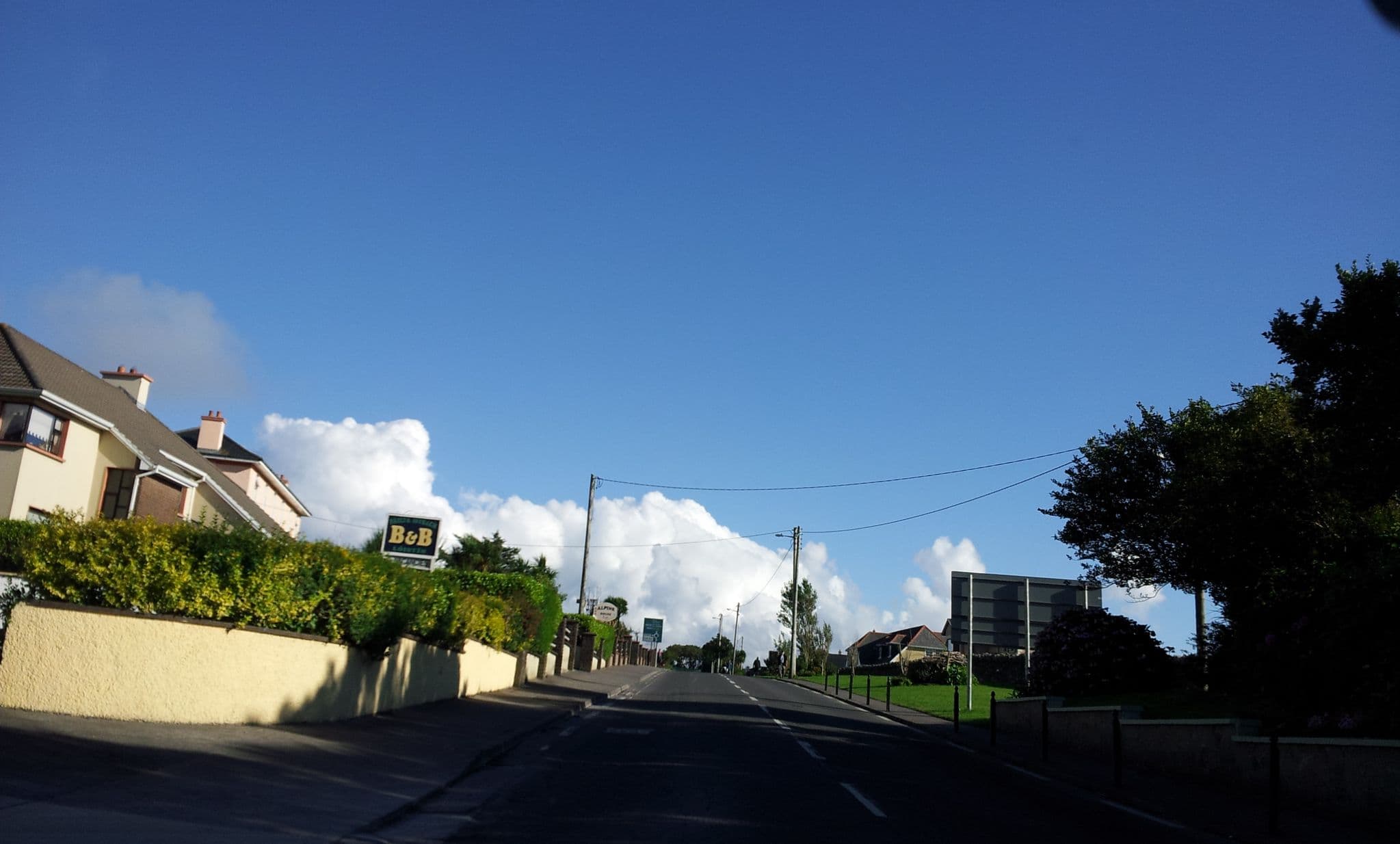 Street view near Fáilte Isteach B&B, Dingle — © fdmap (CC BY-SA · Mapillary)