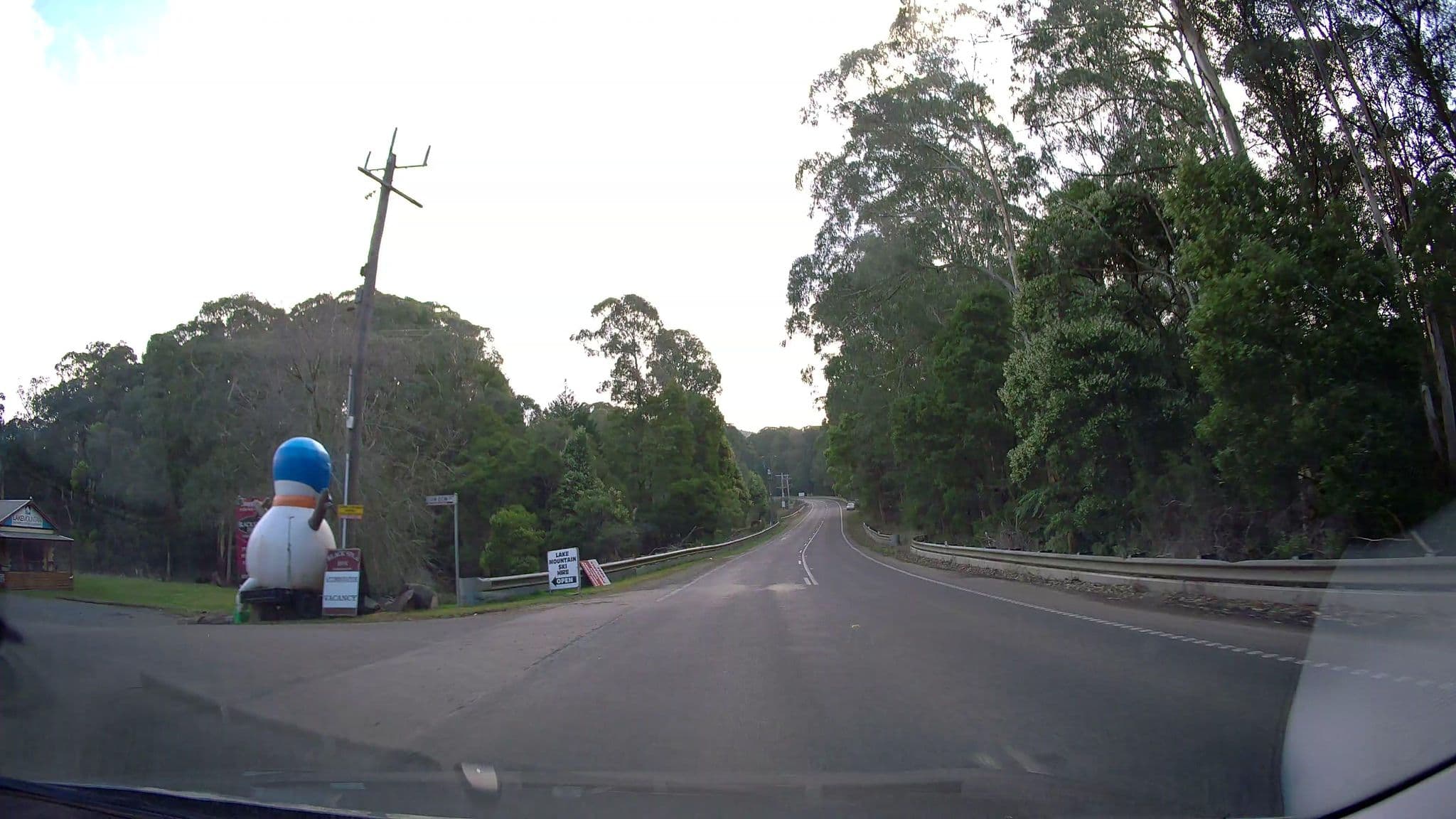 Street view near Black Spur Inn, Healesville — © hakkim (CC BY-SA · Mapillary)