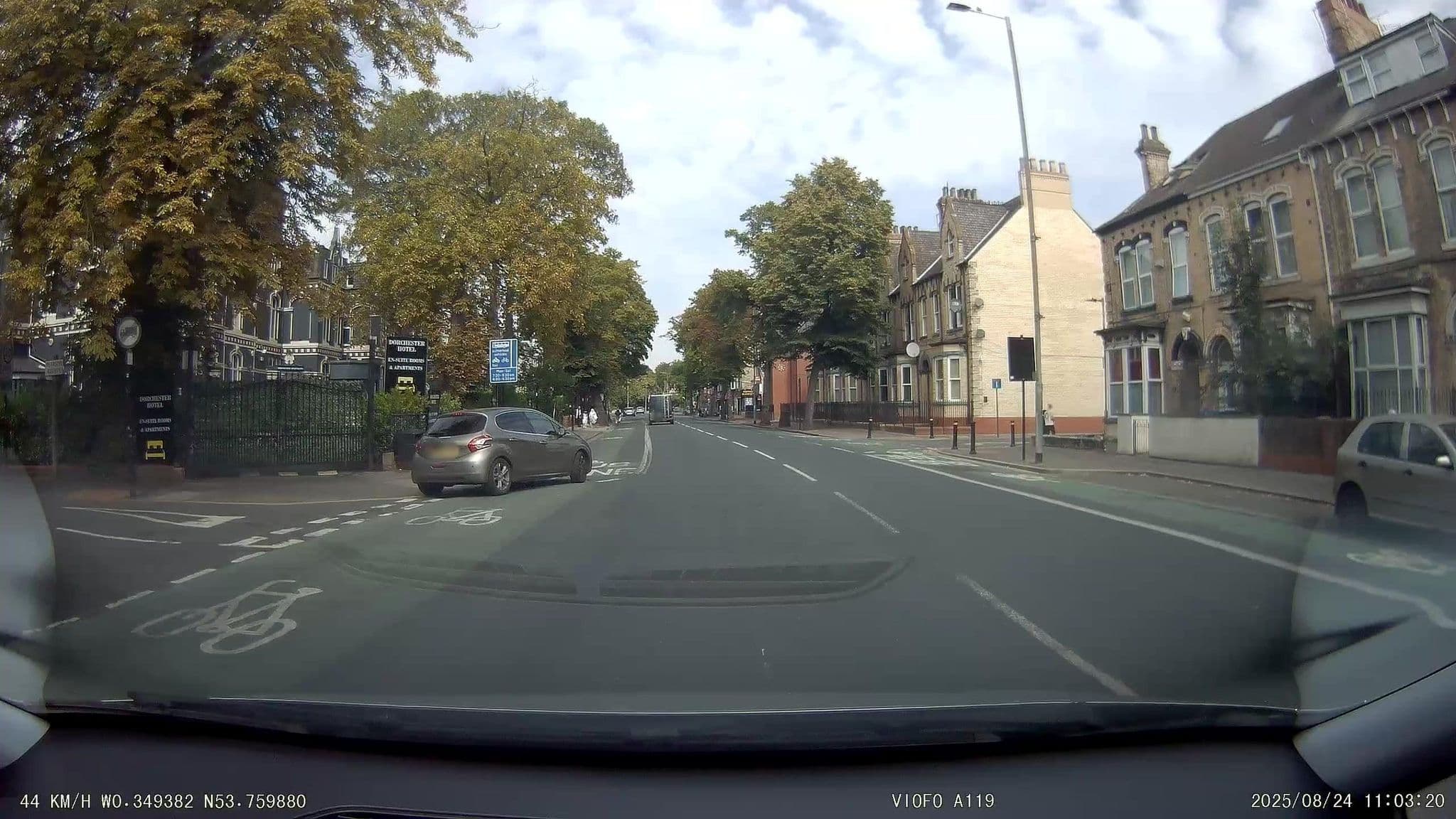 Street view near Dorchester Hotel, Kingston upon Hull — © aidan573 (CC BY-SA · Mapillary)