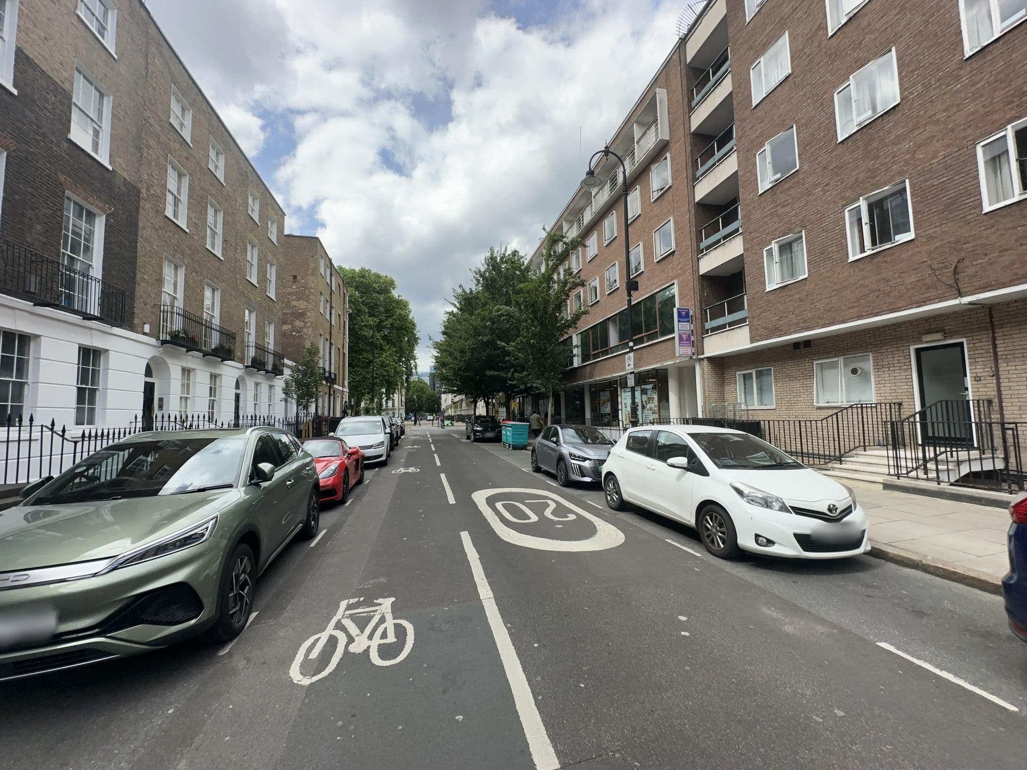 Street view near Indian YMCA, Soho — © asturksever (CC BY-SA · Mapillary)