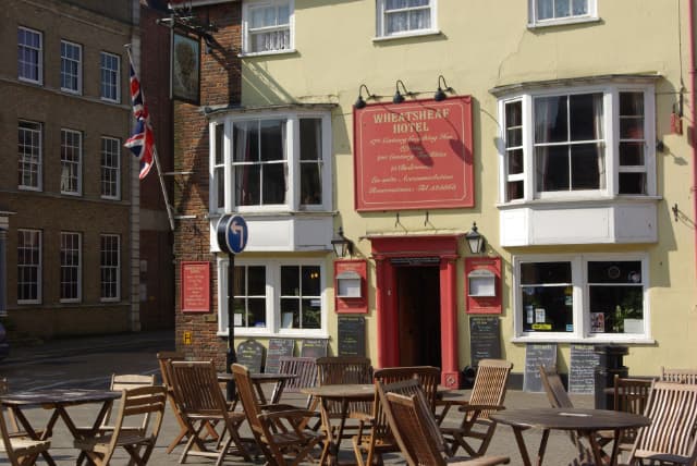 The Wheatsheaf Inn (via Wikimedia Commons, CC BY-SA 2.0)