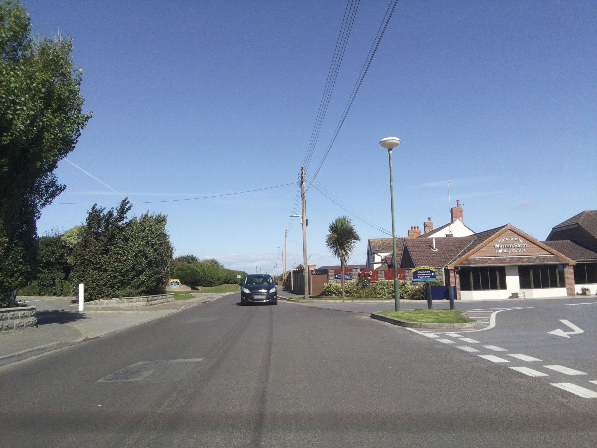 Street view near Warren Farm Holiday Centre, Weston-super-Mare — © southglos (CC BY-SA · Mapillary)