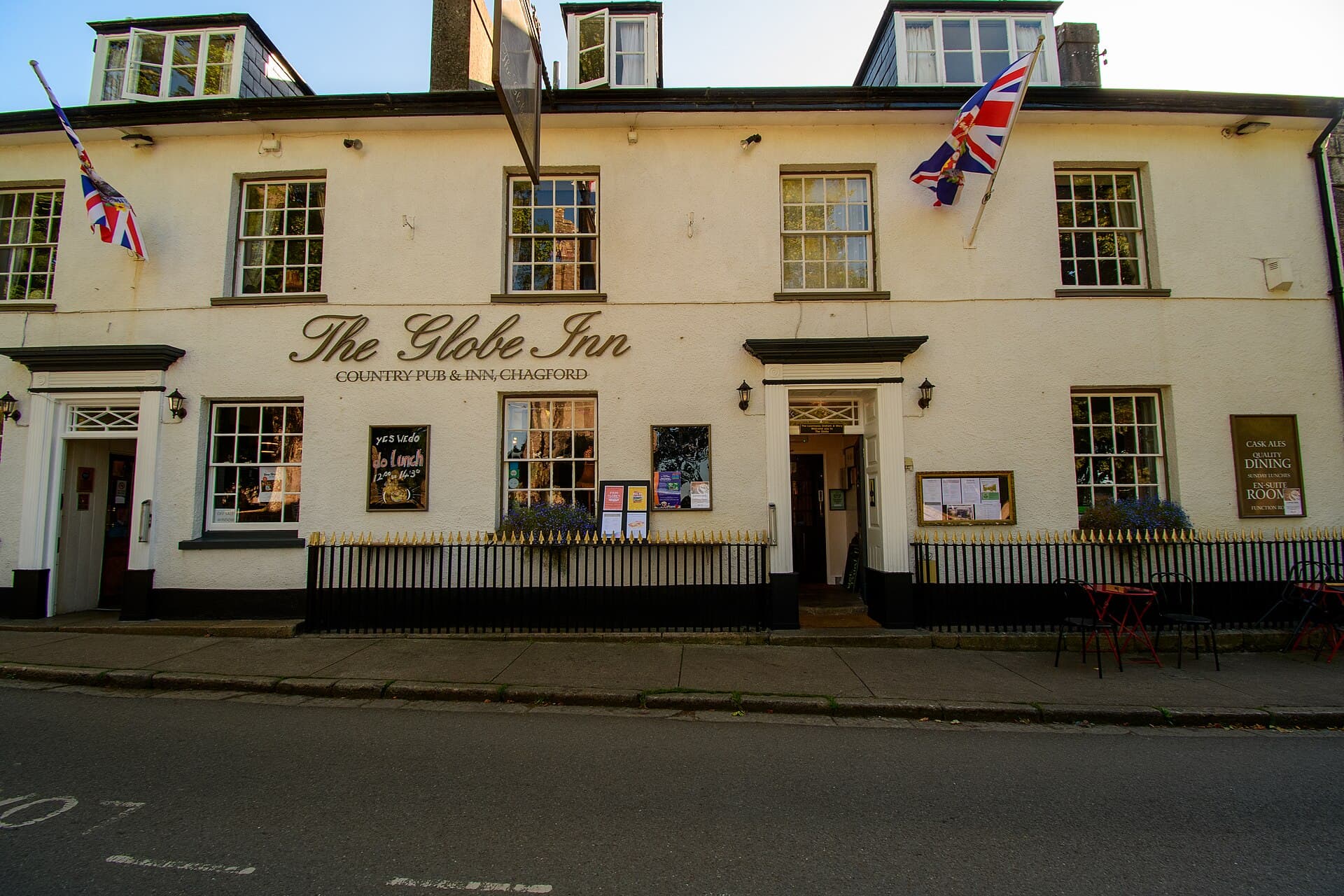 Globe Inn (via Wikimedia Commons, CC0)