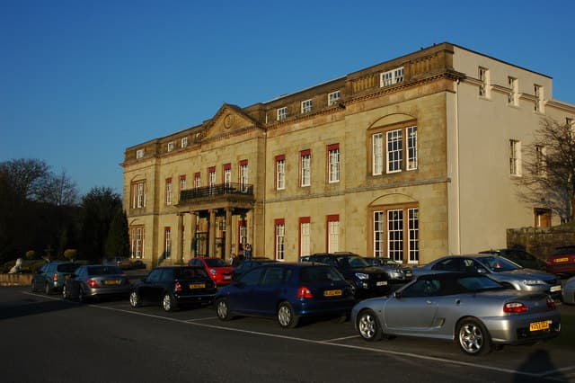Shrigley Hall Hotel (via Wikimedia Commons, CC BY-SA 2.0)