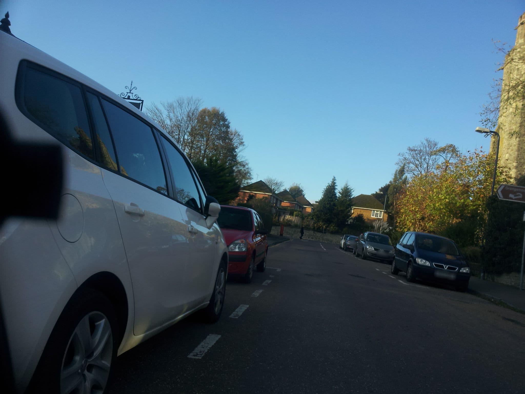 Street view near Grange Moor Hotel, Maidstone — © paulbiv (CC BY-SA · Mapillary)