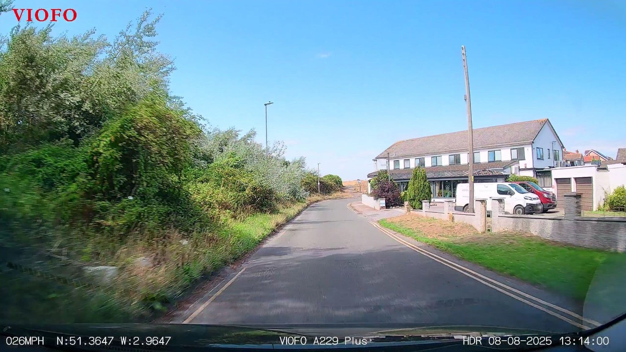 Street view near South Sands Hotel, Weston-super-Mare — © RyanBush (CC BY-SA · Mapillary)