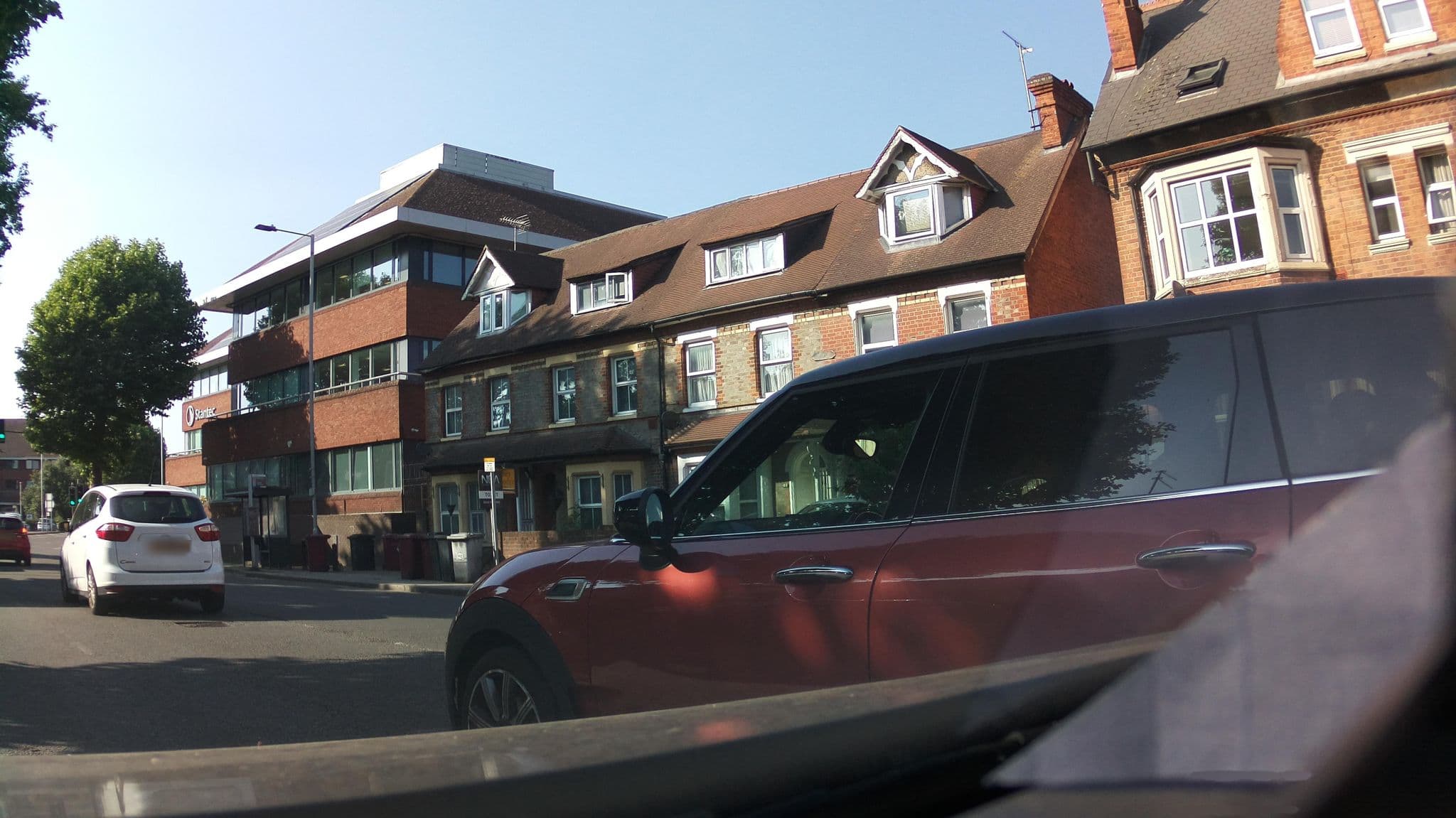 Street view near Caversham Bridge Lodge, Reading — © southglos (CC BY-SA · Mapillary)