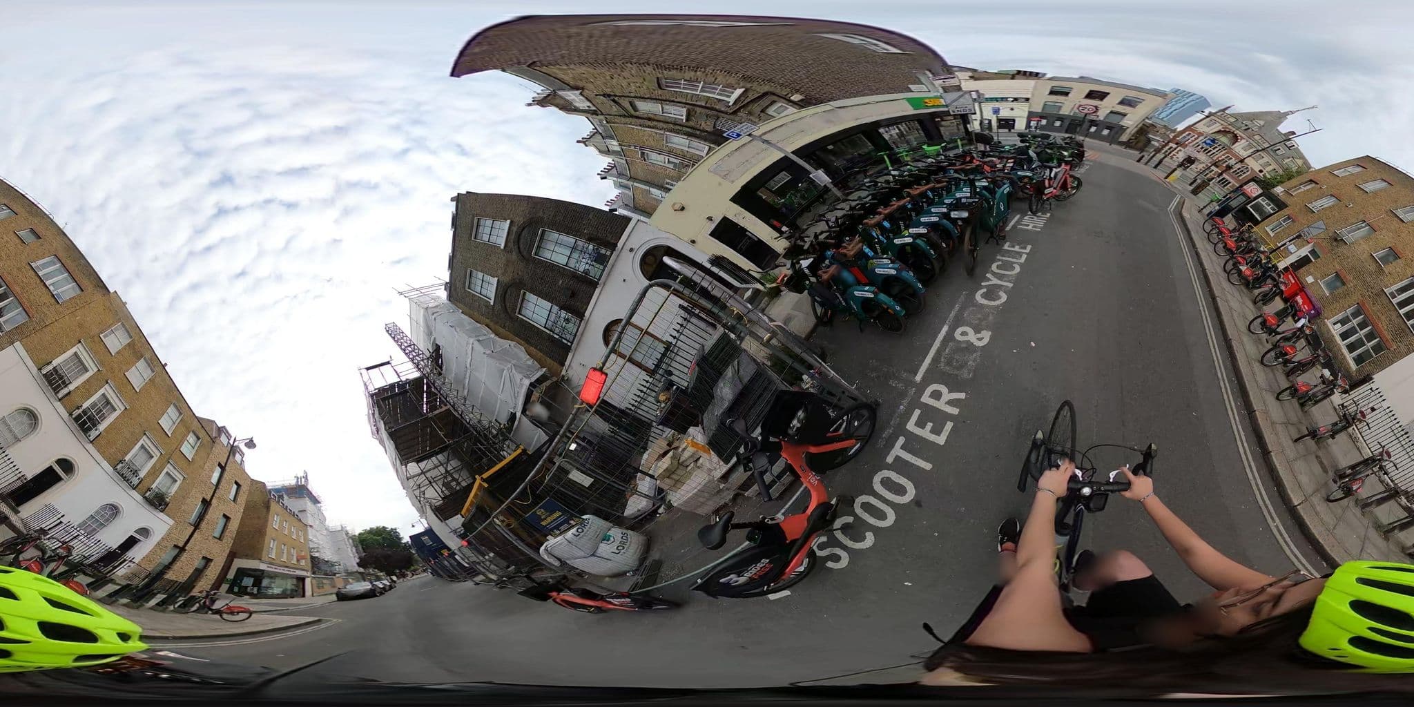 Street view near Comfort Inn Kings Cross, King's Cross — © cernbyln (CC BY-SA · Mapillary)