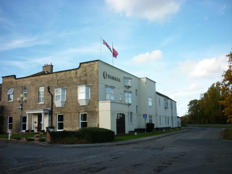 Mercure York Fairfield Manor Hotel (via Wikimedia Commons, CC BY-SA 2.0)