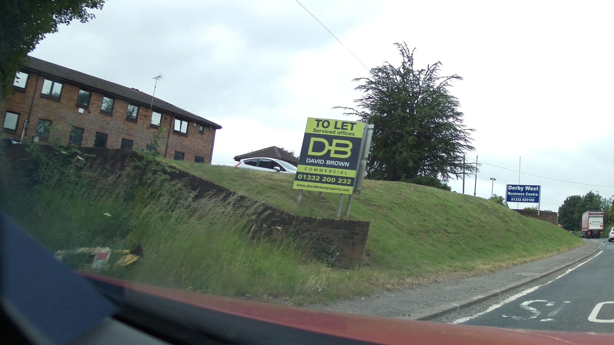 Street view near Tyger Inn, Derby — © southglos (CC BY-SA · Mapillary)