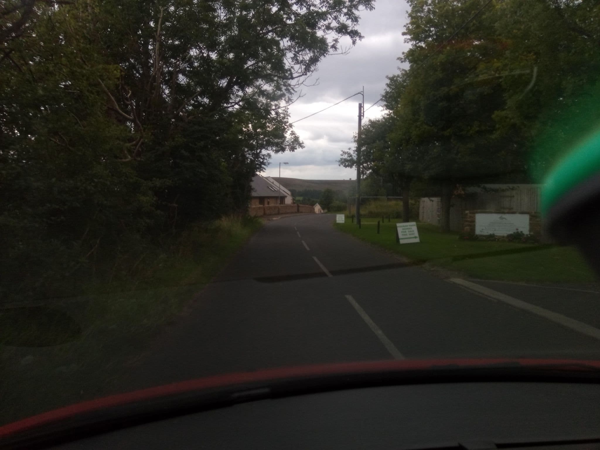 Street view near Hollyberry Cottage, Bellingham — © victuallers (CC BY-SA · Mapillary)