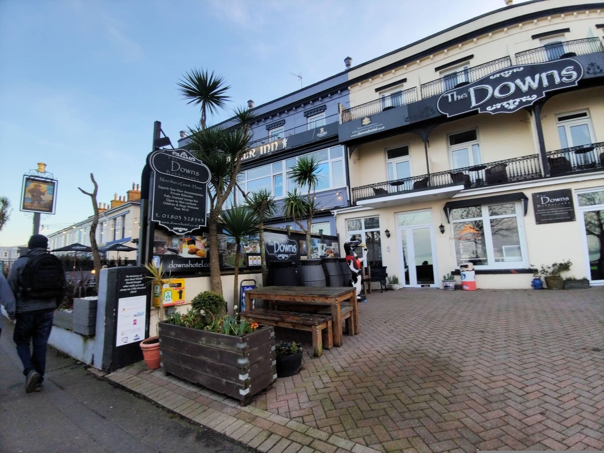 Street view near Headland View, Torquay — © WaggyDog (CC BY-SA · Mapillary)