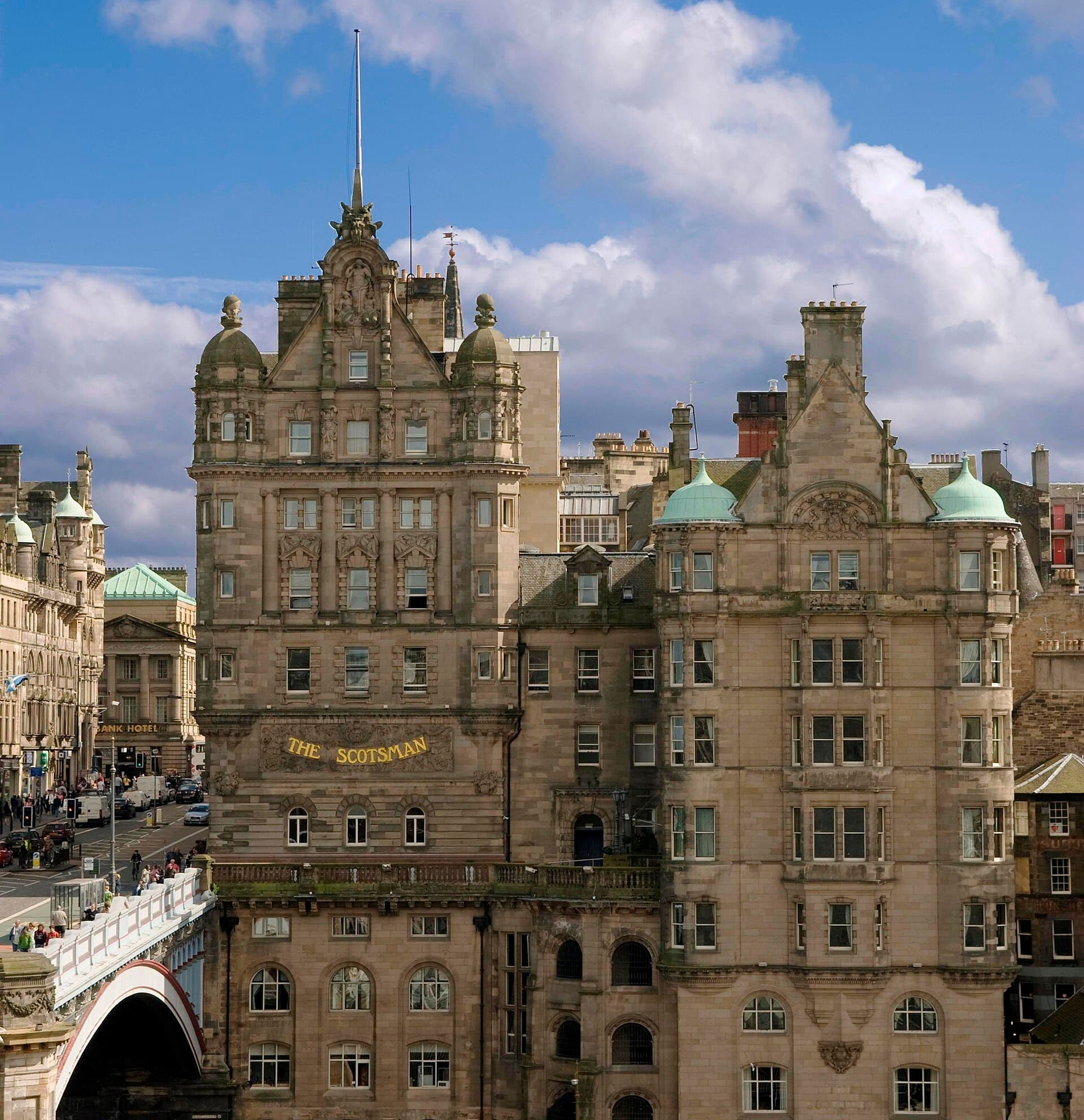 The Scotsman Hotel (via Wikimedia Commons, CC BY-SA 3.0)