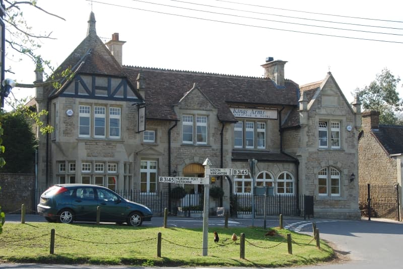 The Kings Arms (via Wikimedia Commons, CC BY-SA 2.0)