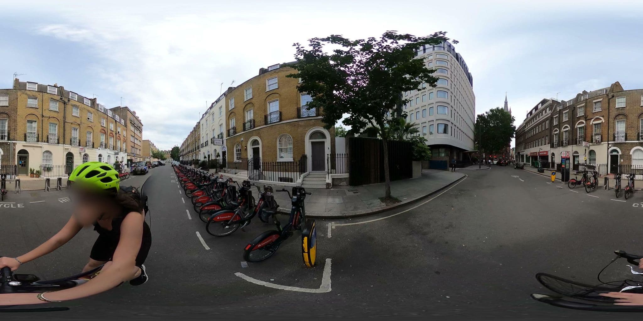 Street view near Central Hotel, King's Cross — © cernbyln (CC BY-SA · Mapillary)