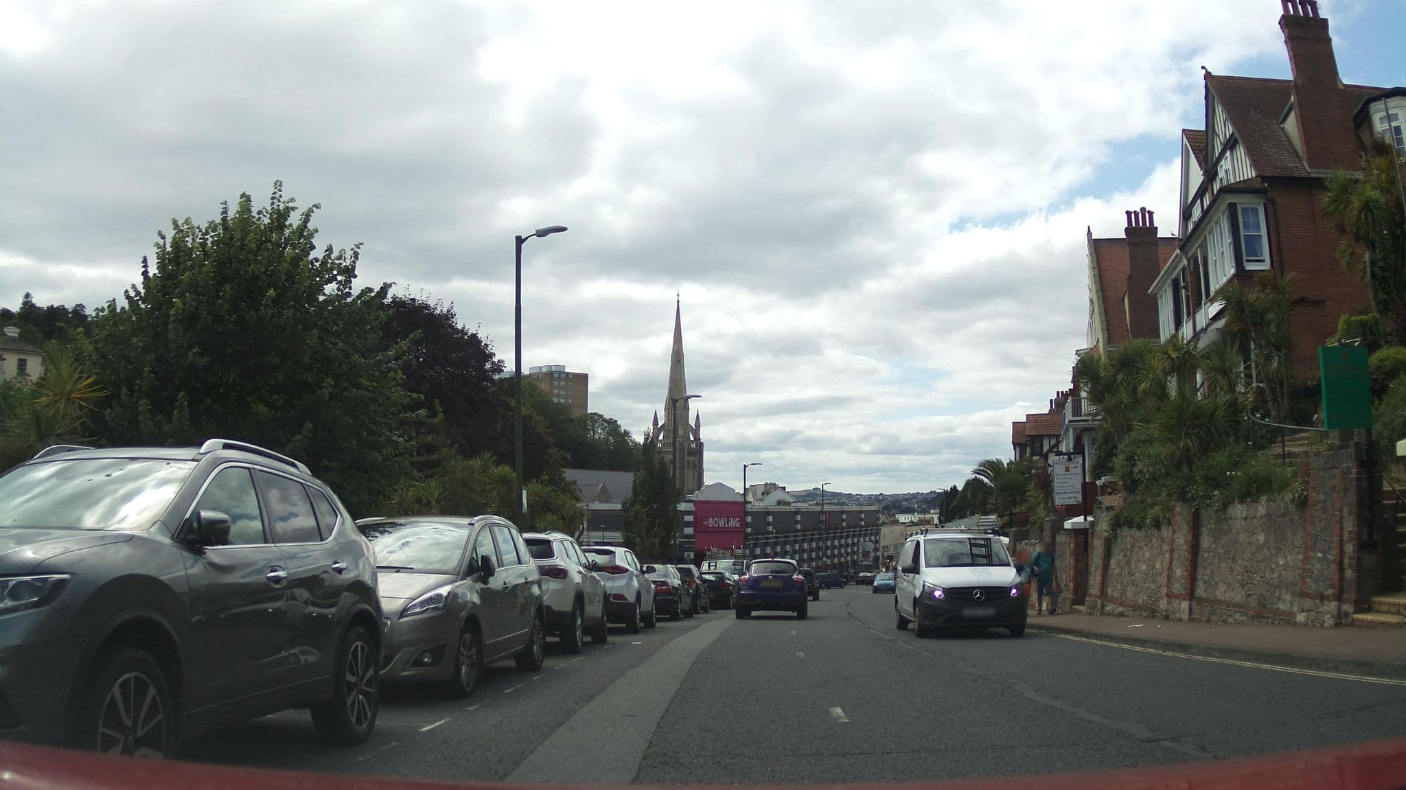Street view near Ravenswood Hotel, Torquay — © southglos (CC BY-SA · Mapillary)