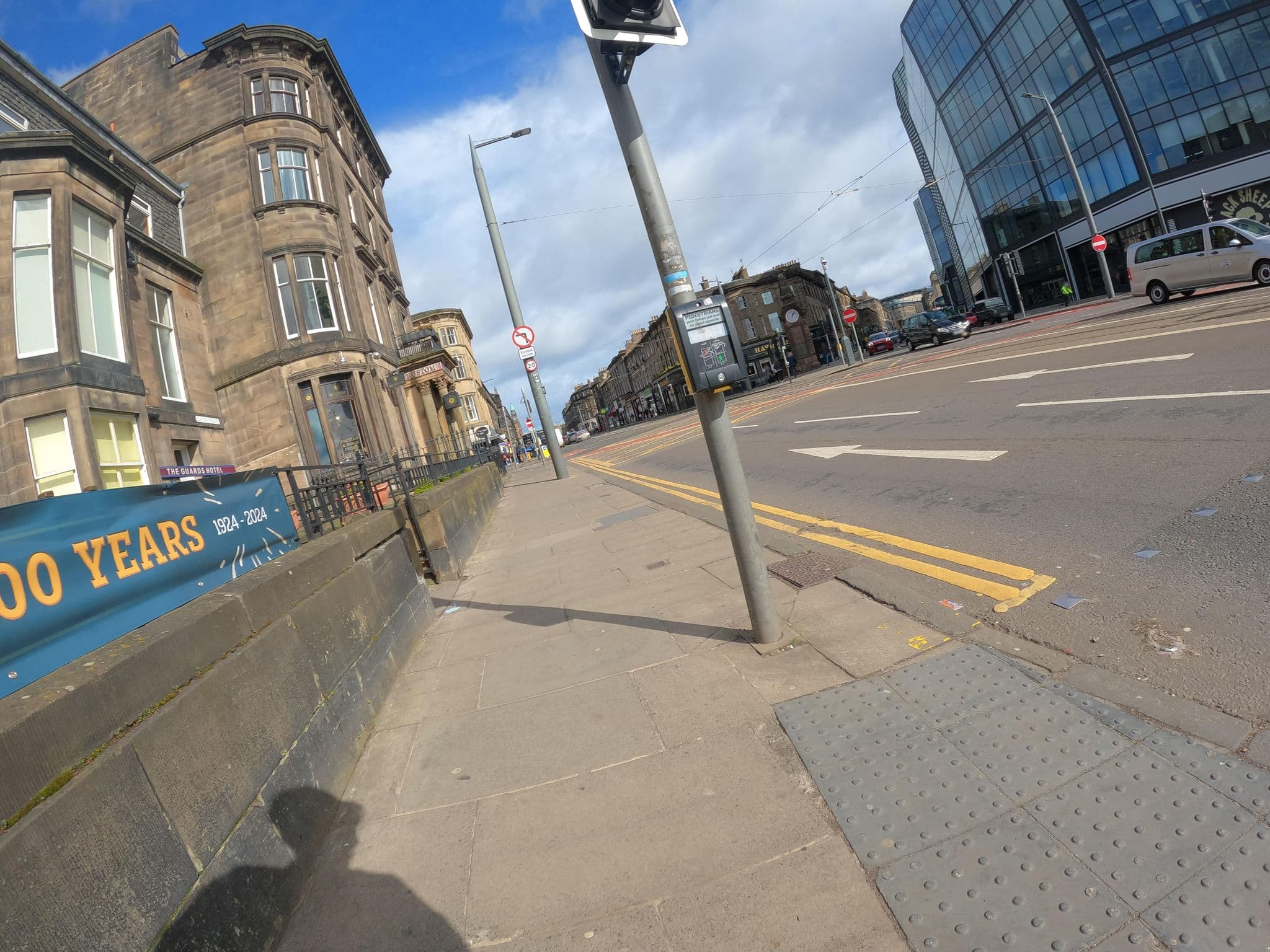 Street view near The Guards Hotel, Edinburgh