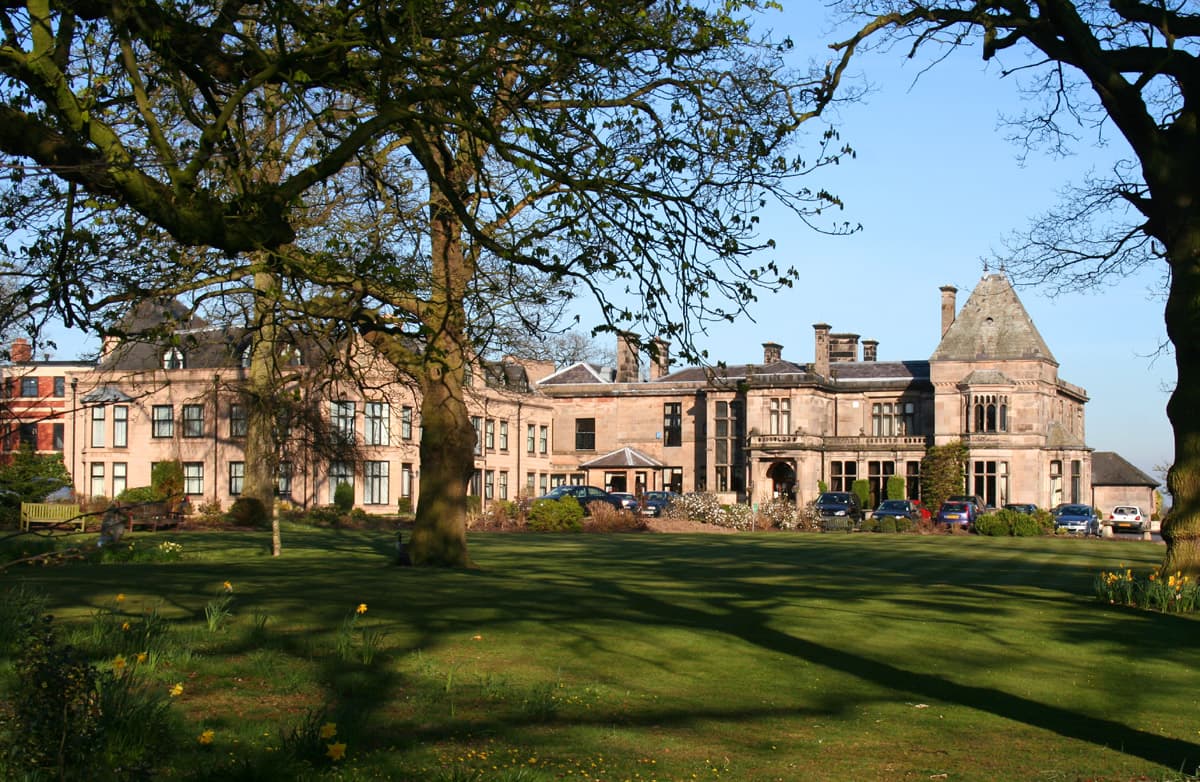 Rookery Hall (via Wikimedia Commons, CC BY-SA 4.0)