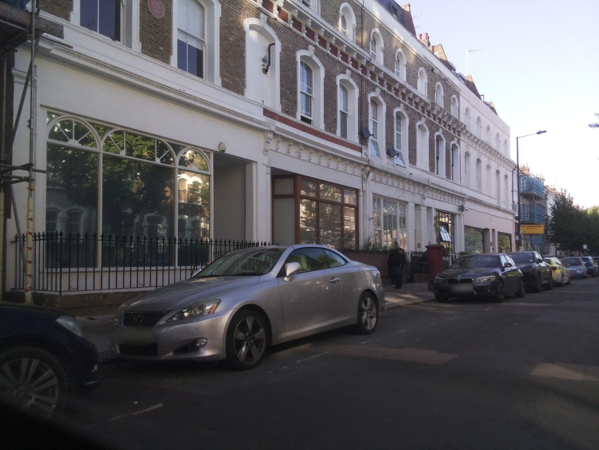 Street view near Emerald Hotel, Shepherds Bush — © southglos (CC BY-SA · Mapillary)