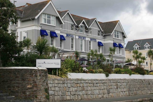 Royal Duchy Hotel (via Wikimedia Commons, CC BY-SA 2.0)
