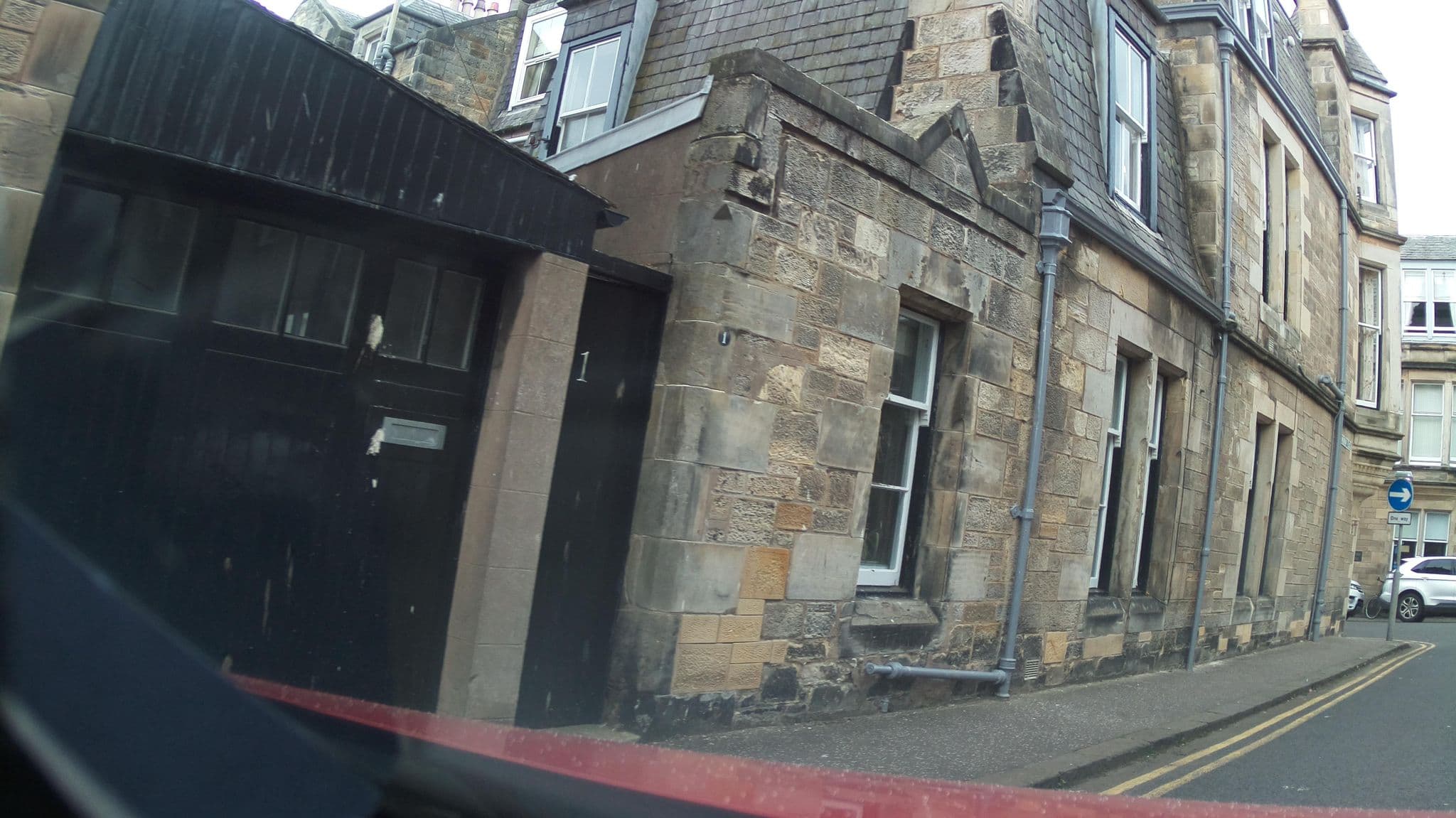 Street view near Russell Hotel, Saint Andrews — © southglos (CC BY-SA · Mapillary)