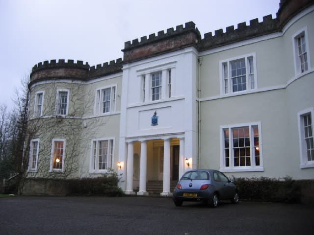Overwater Hall Hotel (via Wikimedia Commons, CC BY-SA 2.0)