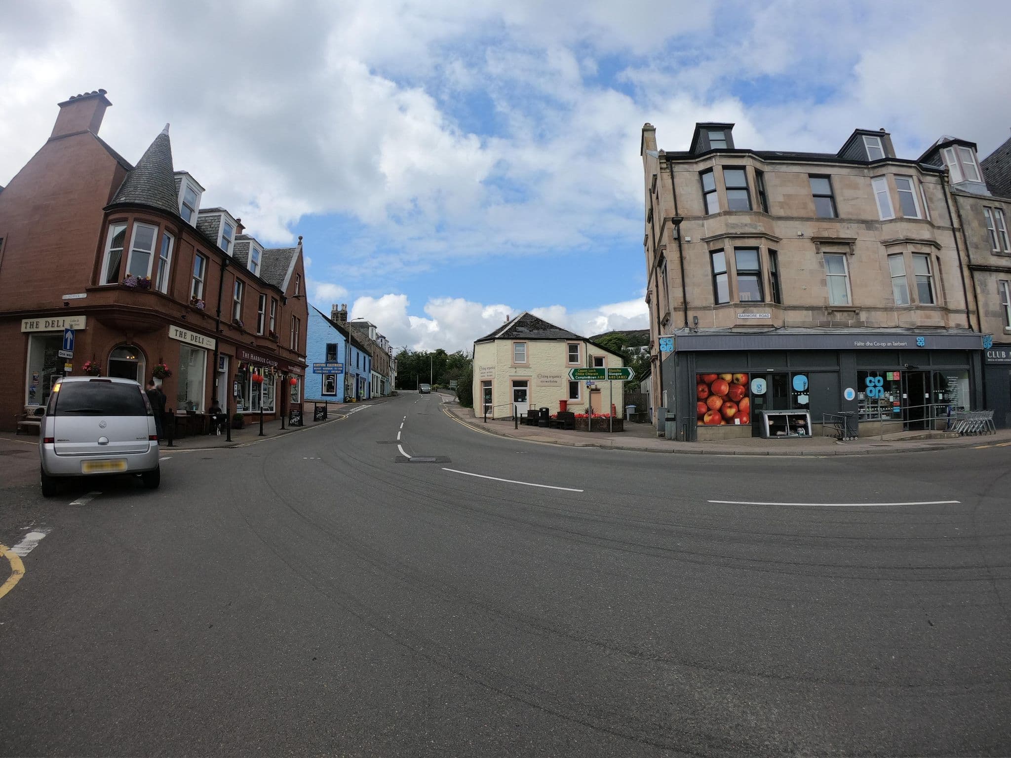 Street view near Knap Guest House, Tarbert — © joostjakob (CC BY-SA · Mapillary)