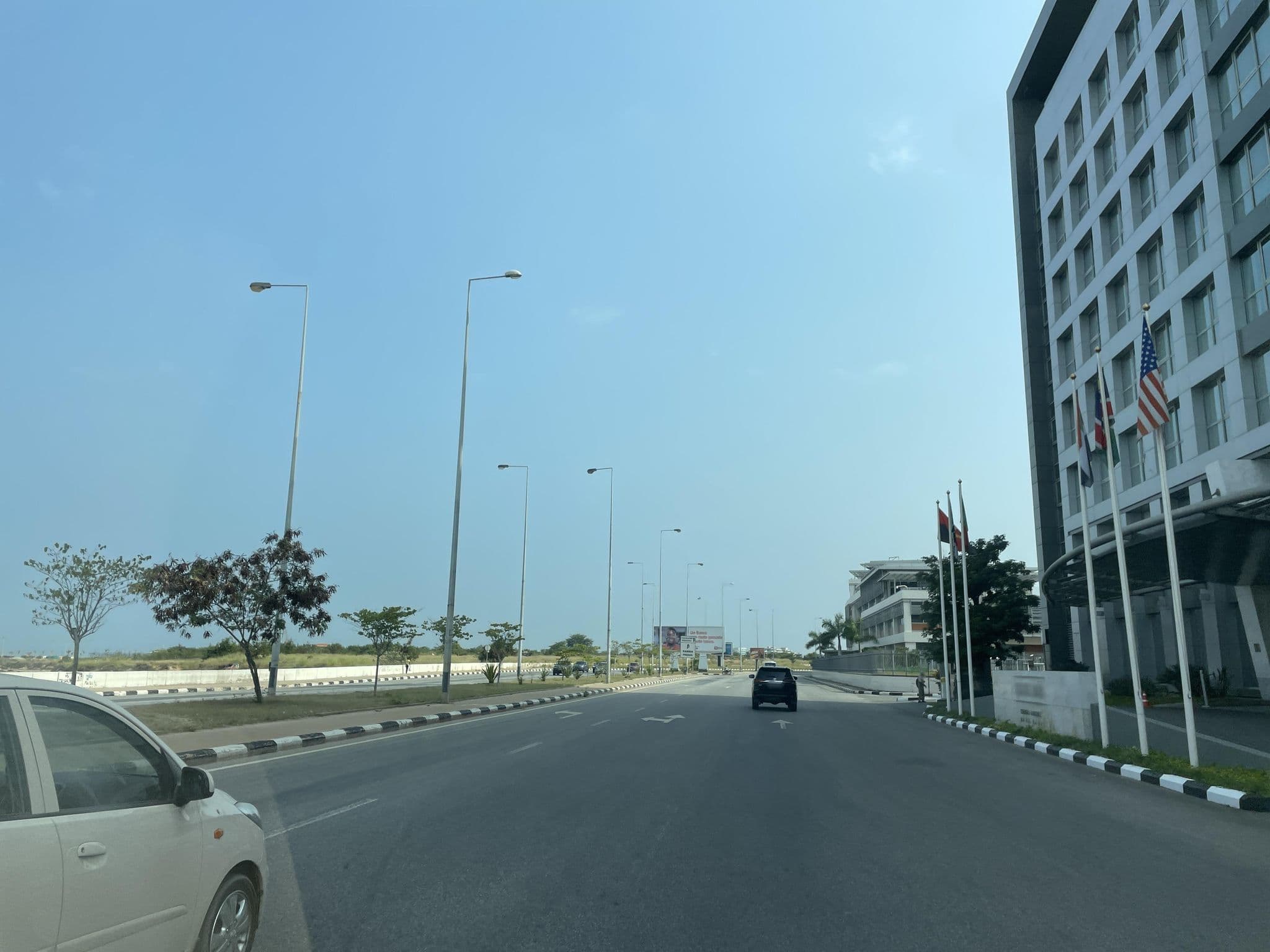 Street view near Hotel Baía, Ingombota — © Manolo23 (CC BY-SA · Mapillary)