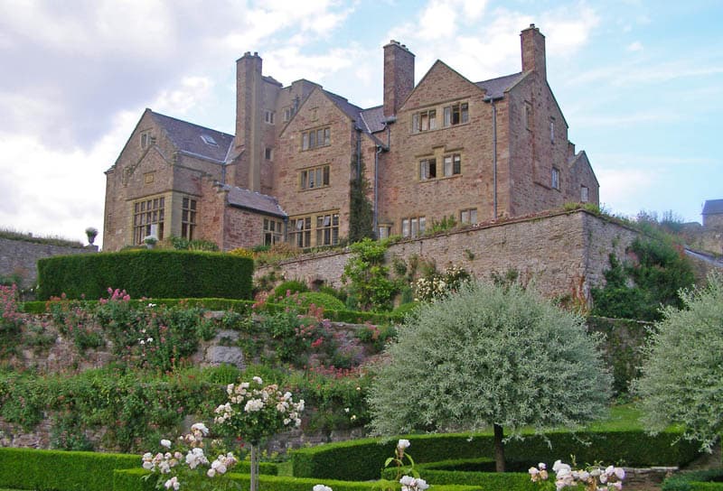 Bodysgallen Hall & Spa (via Wikimedia Commons, CC BY-SA 2.5)