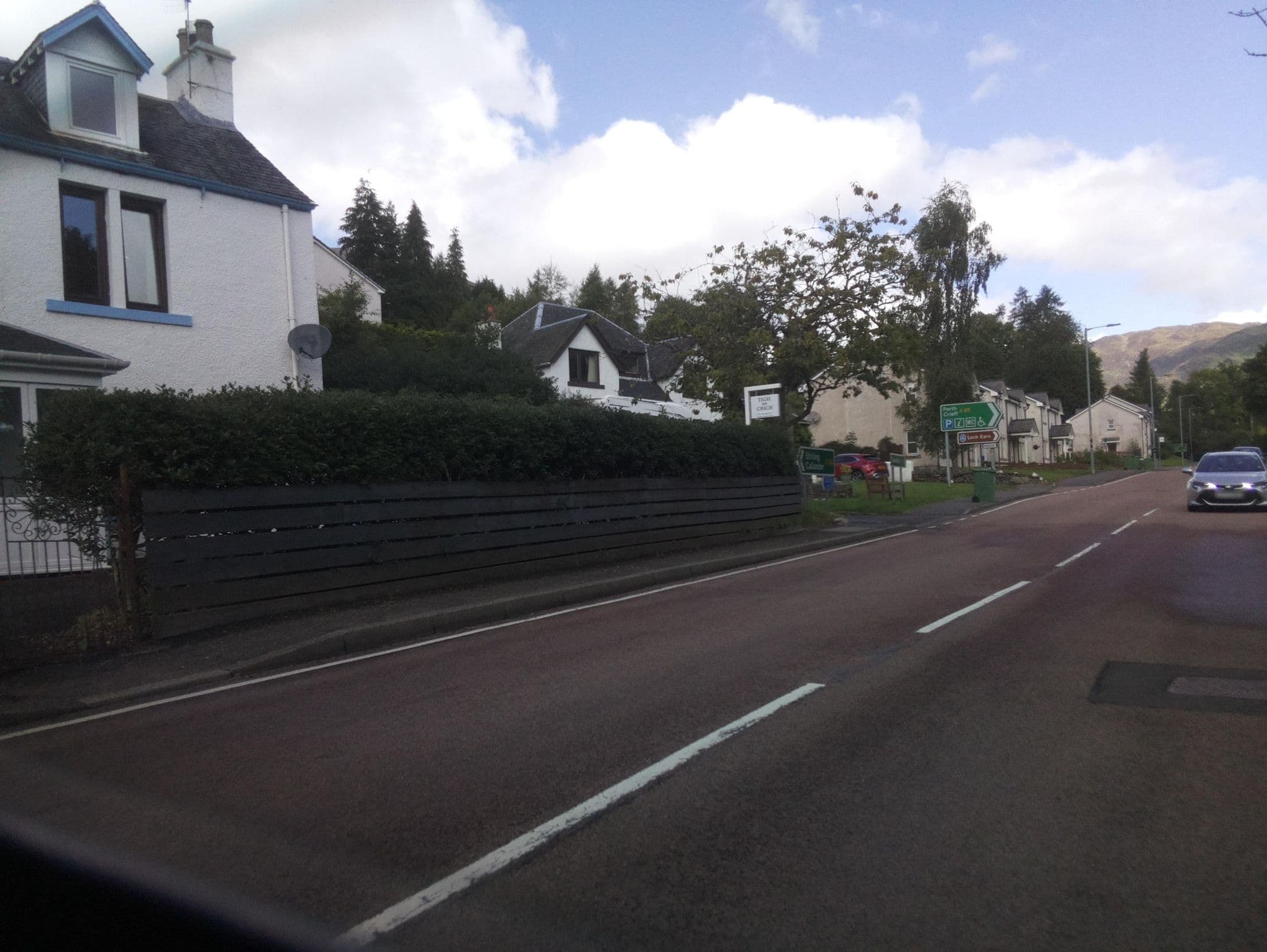 Street view near Lochernhead House, Callander — © southglos (CC BY-SA · Mapillary)