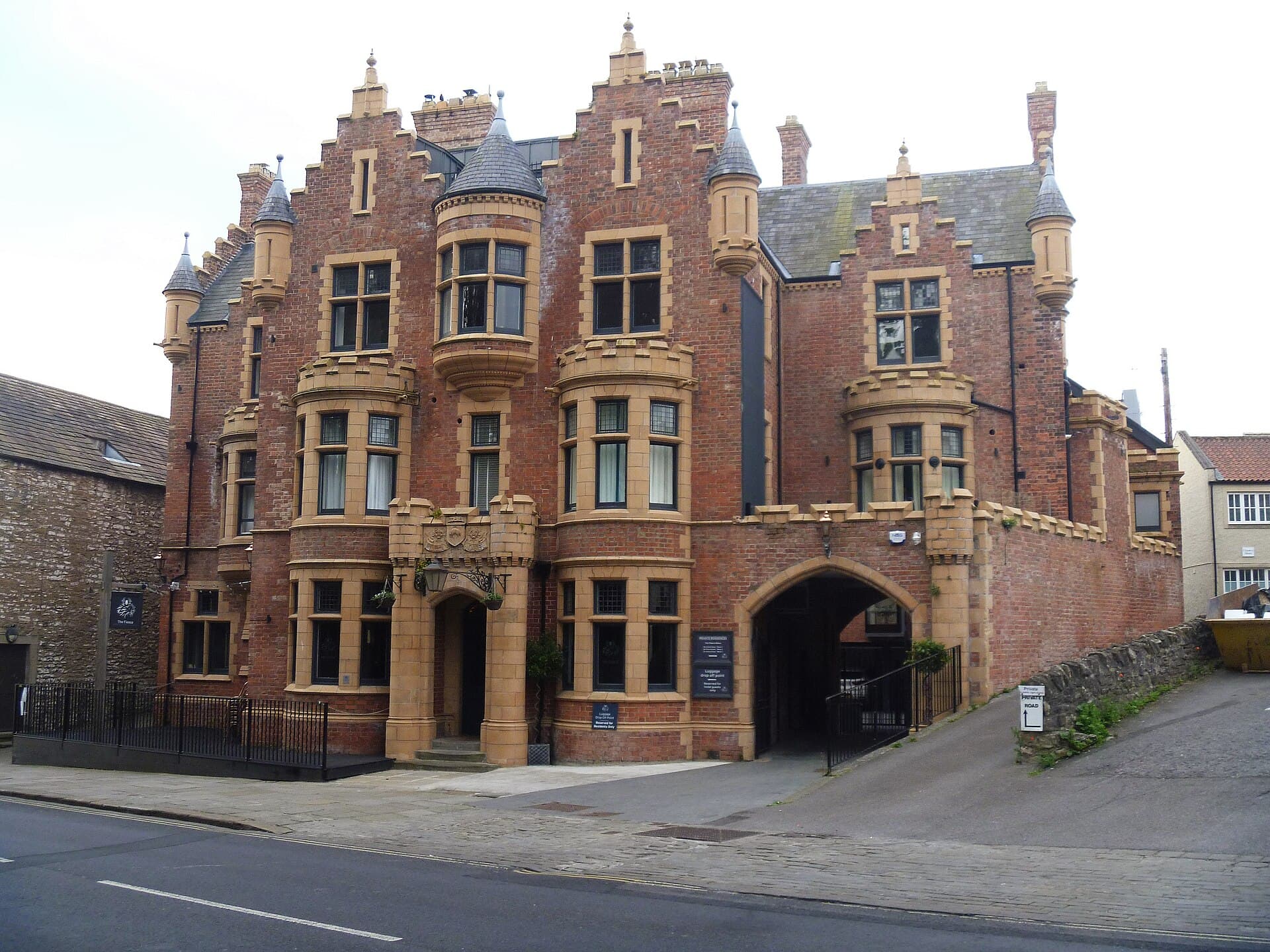 The Fleece (via Wikimedia Commons, CC BY-SA 2.0)