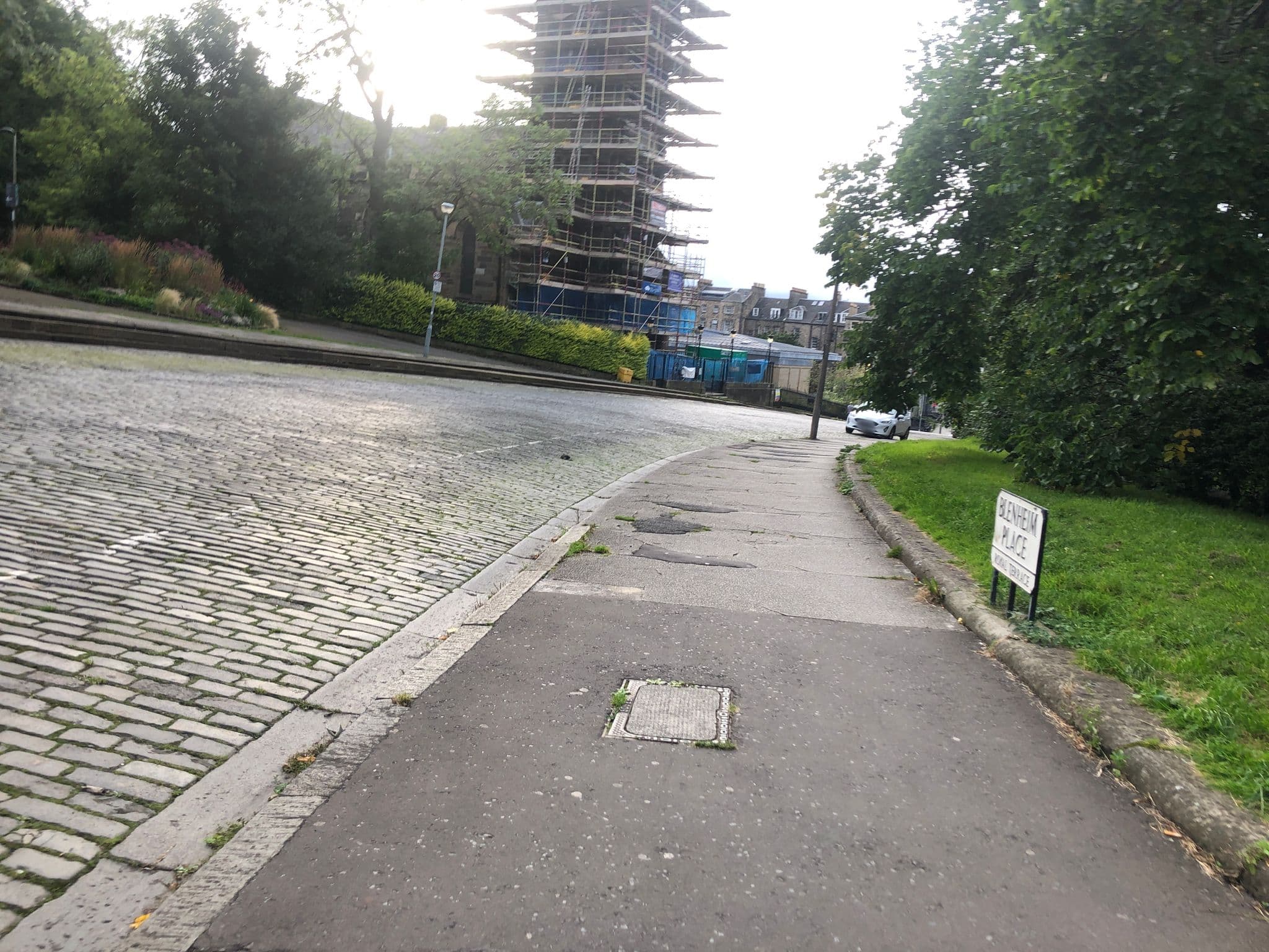 Street view near 21212, Edinburgh — © drnoble (CC BY-SA · Mapillary)