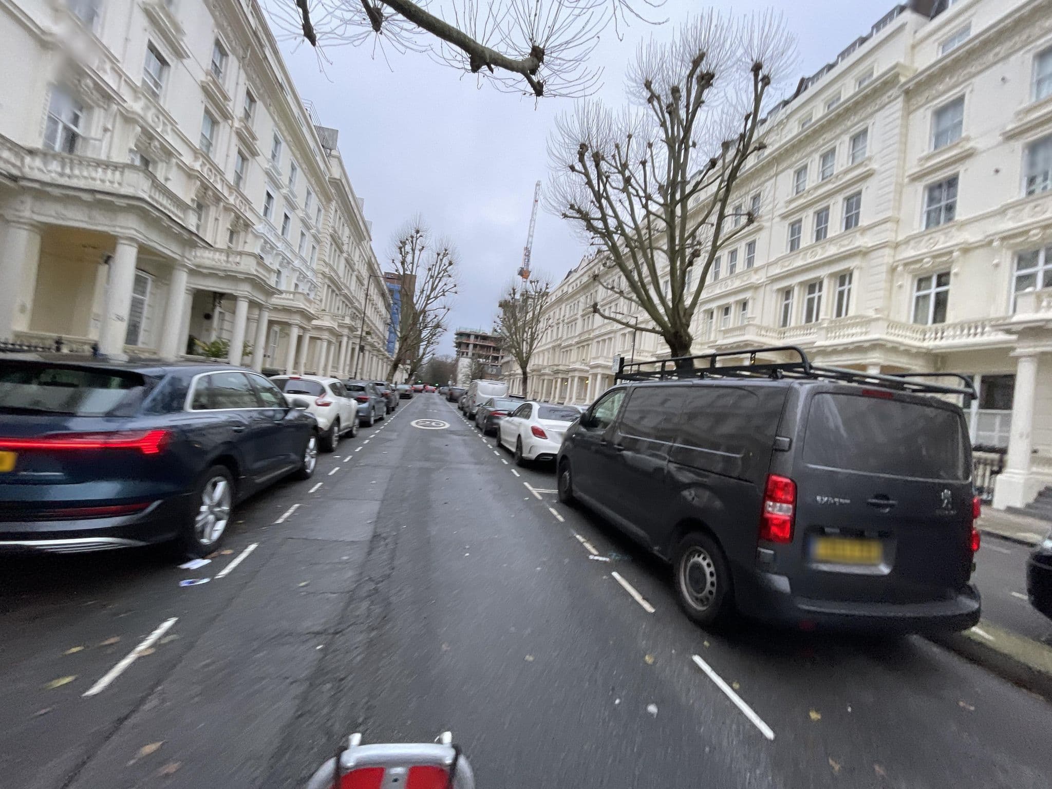 Street view near Hyde Park Superior Apartments, Bayswater — © asturksever (CC BY-SA · Mapillary)
