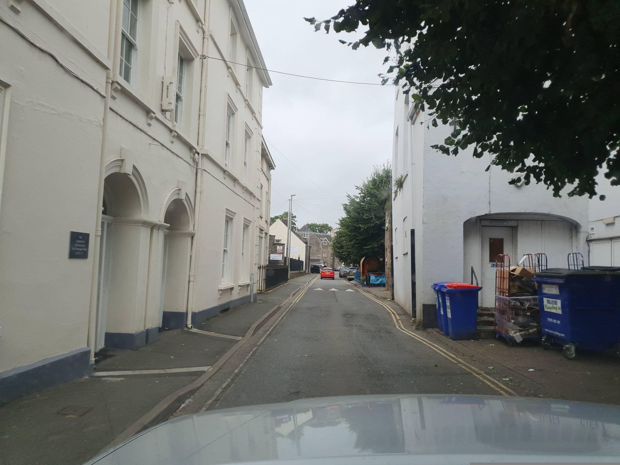 Street view near The Wellington Hotel, Brecon — © russmcd (CC BY-SA · Mapillary)