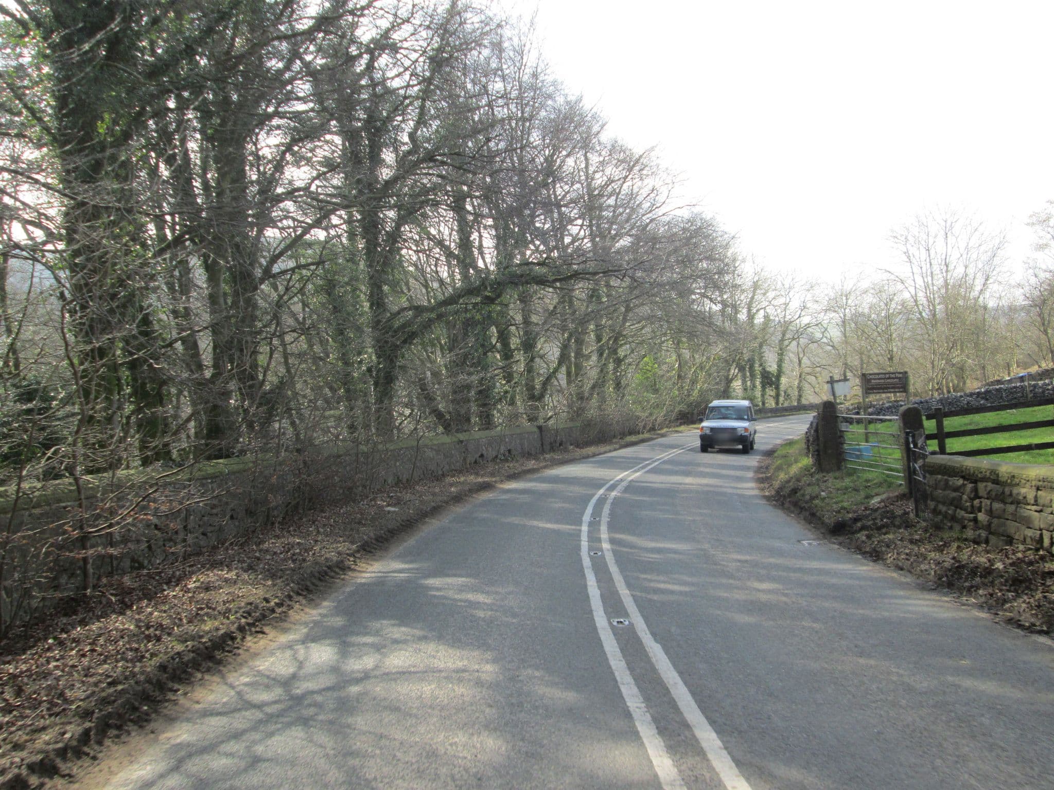 Street view near Beltonville Farmshop & camping, Tideswell — © dudone (CC BY-SA · Mapillary)