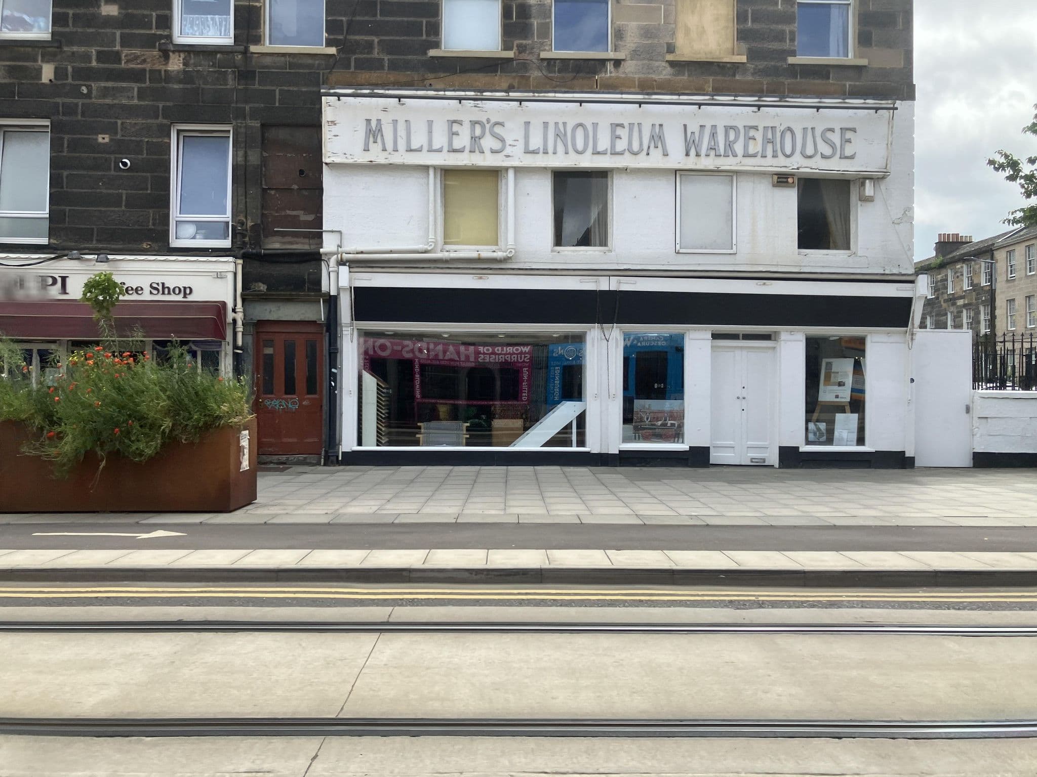 Street view near Smith Place Hotel, Edinburgh