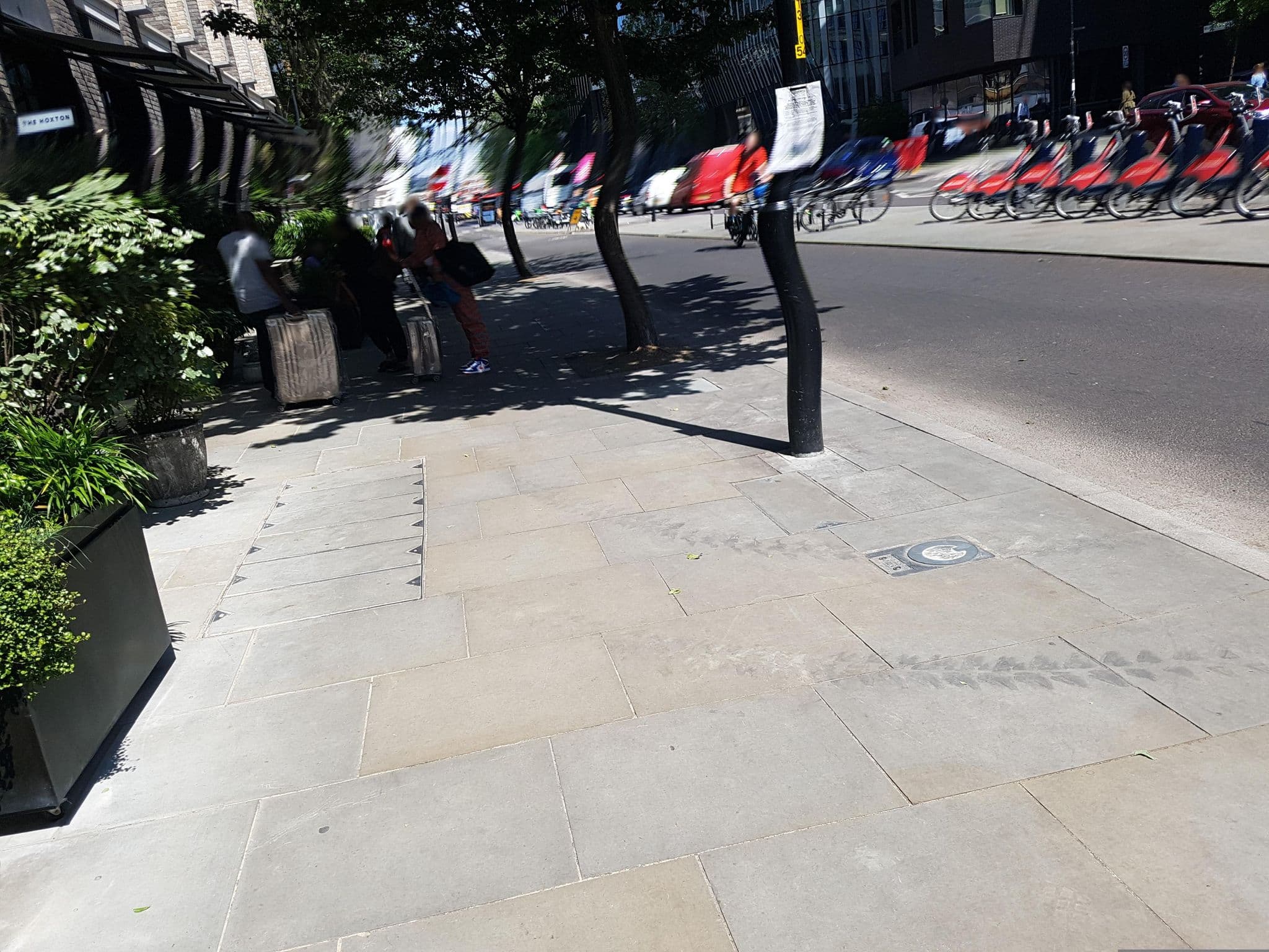 Street view near The Hoxton Hotel, Lambeth — © dsmm (CC BY-SA · Mapillary)