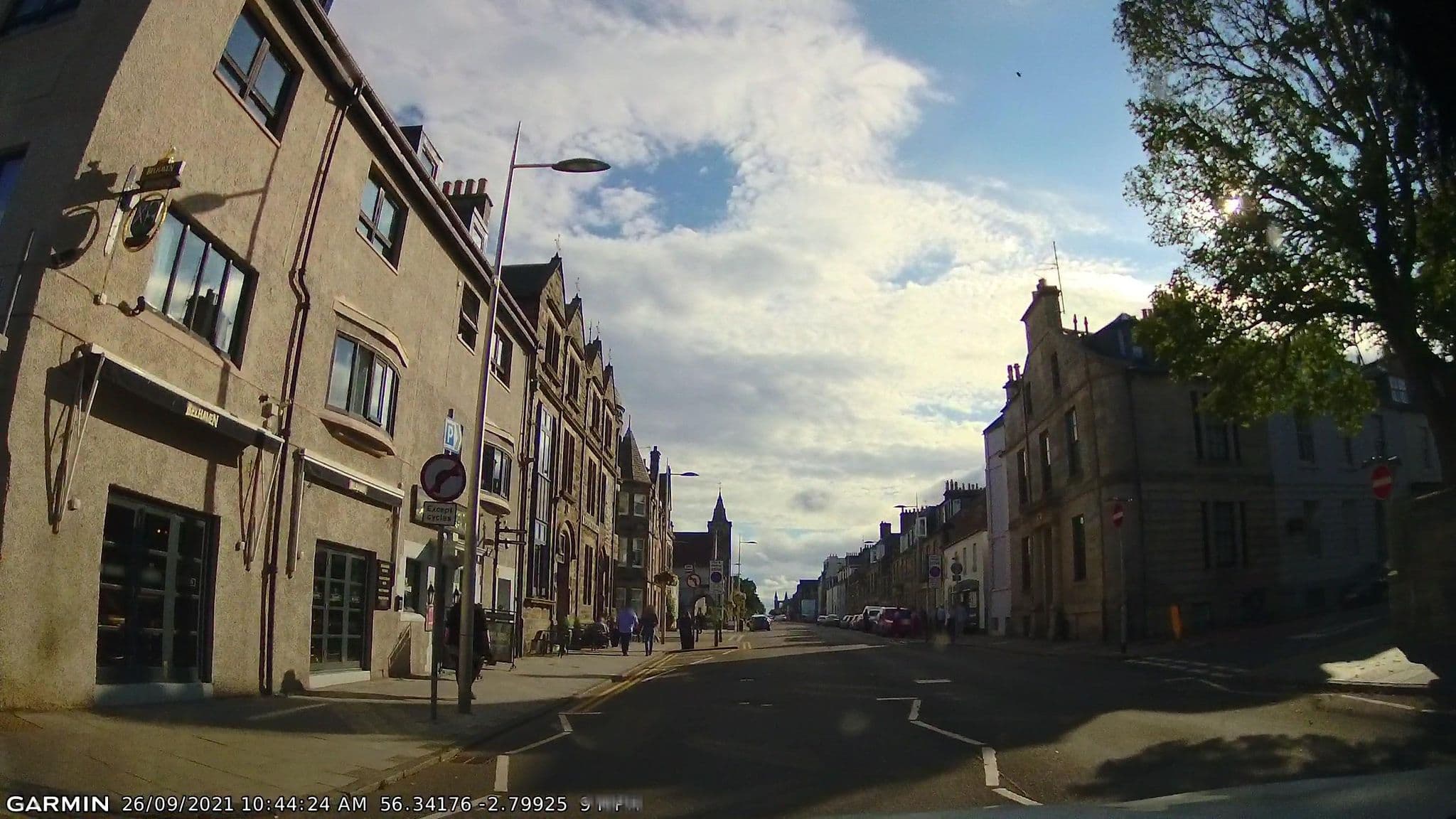 Street view near Greyfriars Bar, Saint Andrews — © gmc (CC BY-SA · Mapillary)