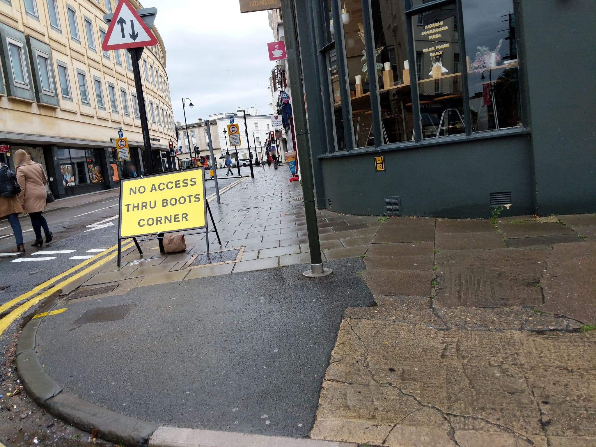 Street view near Crescent Place, Cheltenham — © dllewellyn (CC BY-SA · Mapillary)