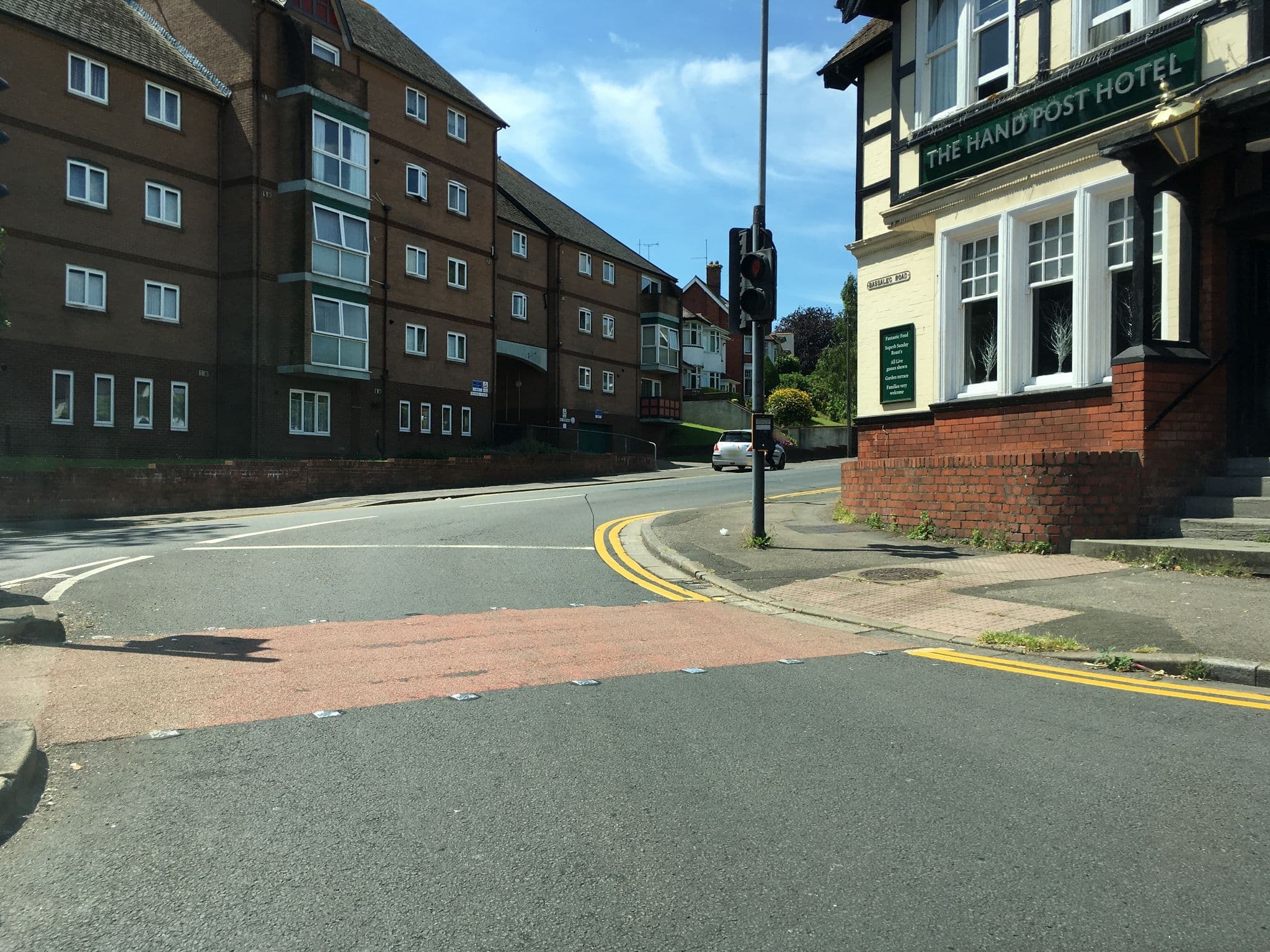 Street view near The Handpost Hotel, Newport — © southglos (CC BY-SA · Mapillary)