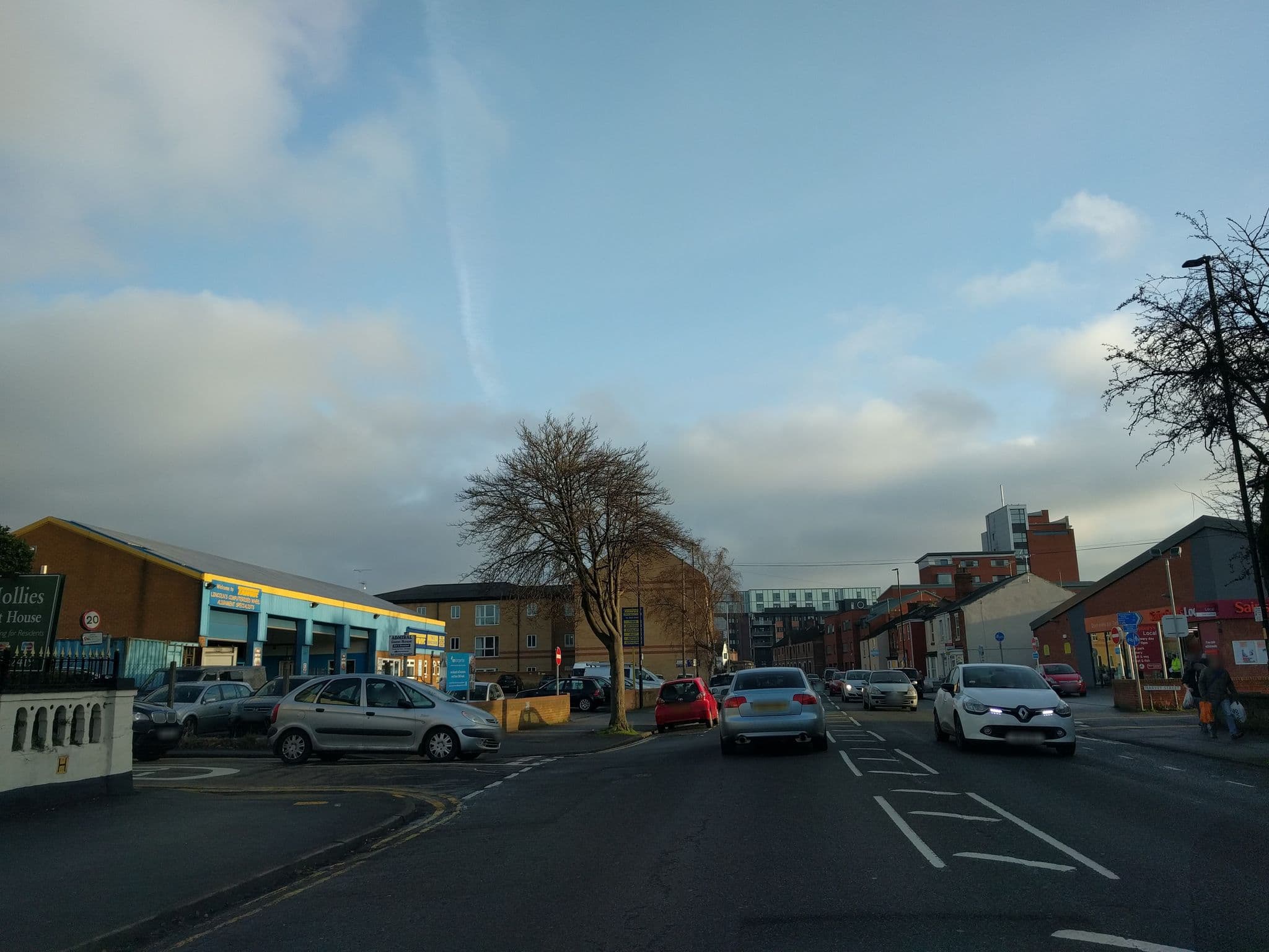 Street view near The Hollies Guest House, Lincoln — © adam2 (CC BY-SA · Mapillary)