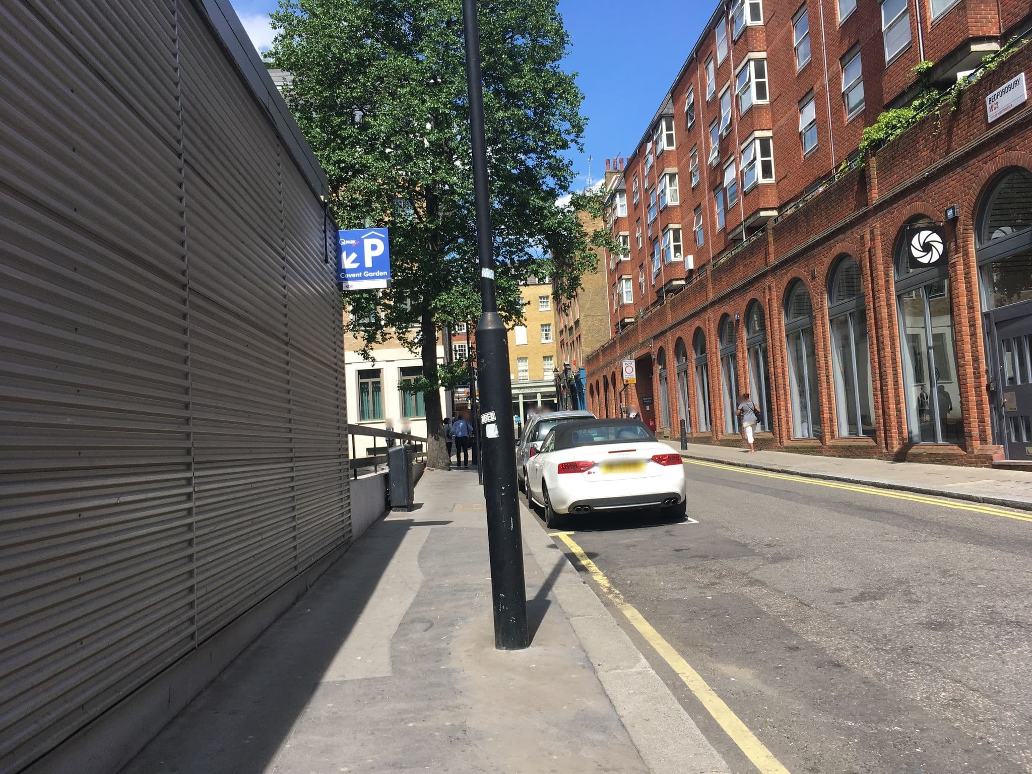 Street view near St Martins Lane Hotel, London — © southglos (CC BY-SA · Mapillary)
