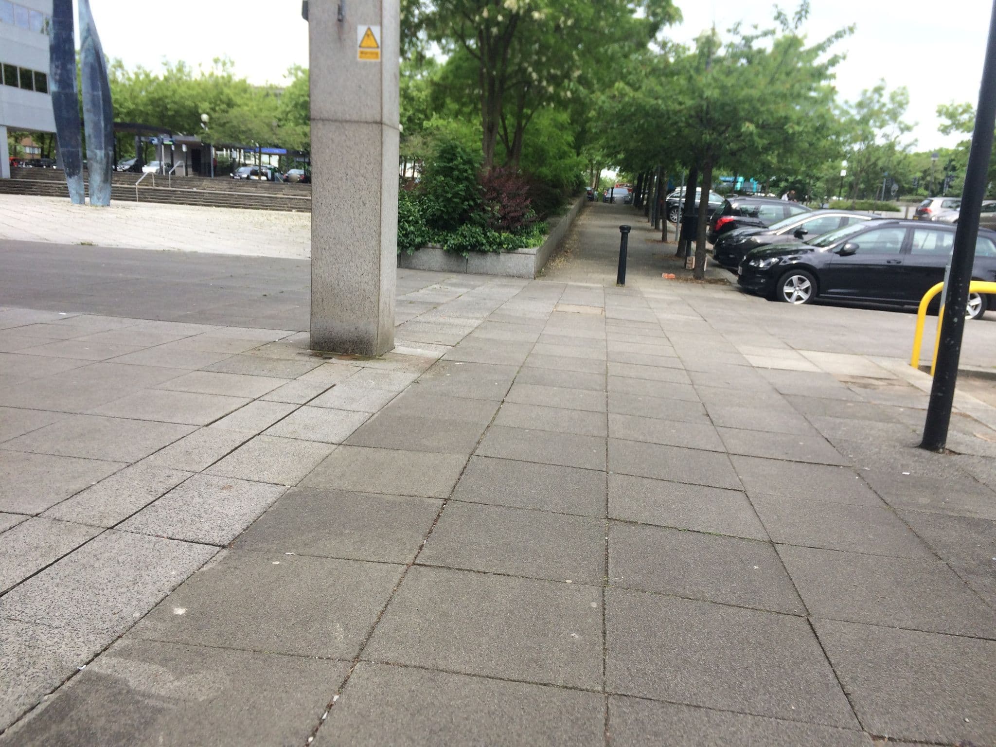 Street view near Holiday Inn Milton Keynes, Milton Keynes — © sbrewerton (CC BY-SA · Mapillary)